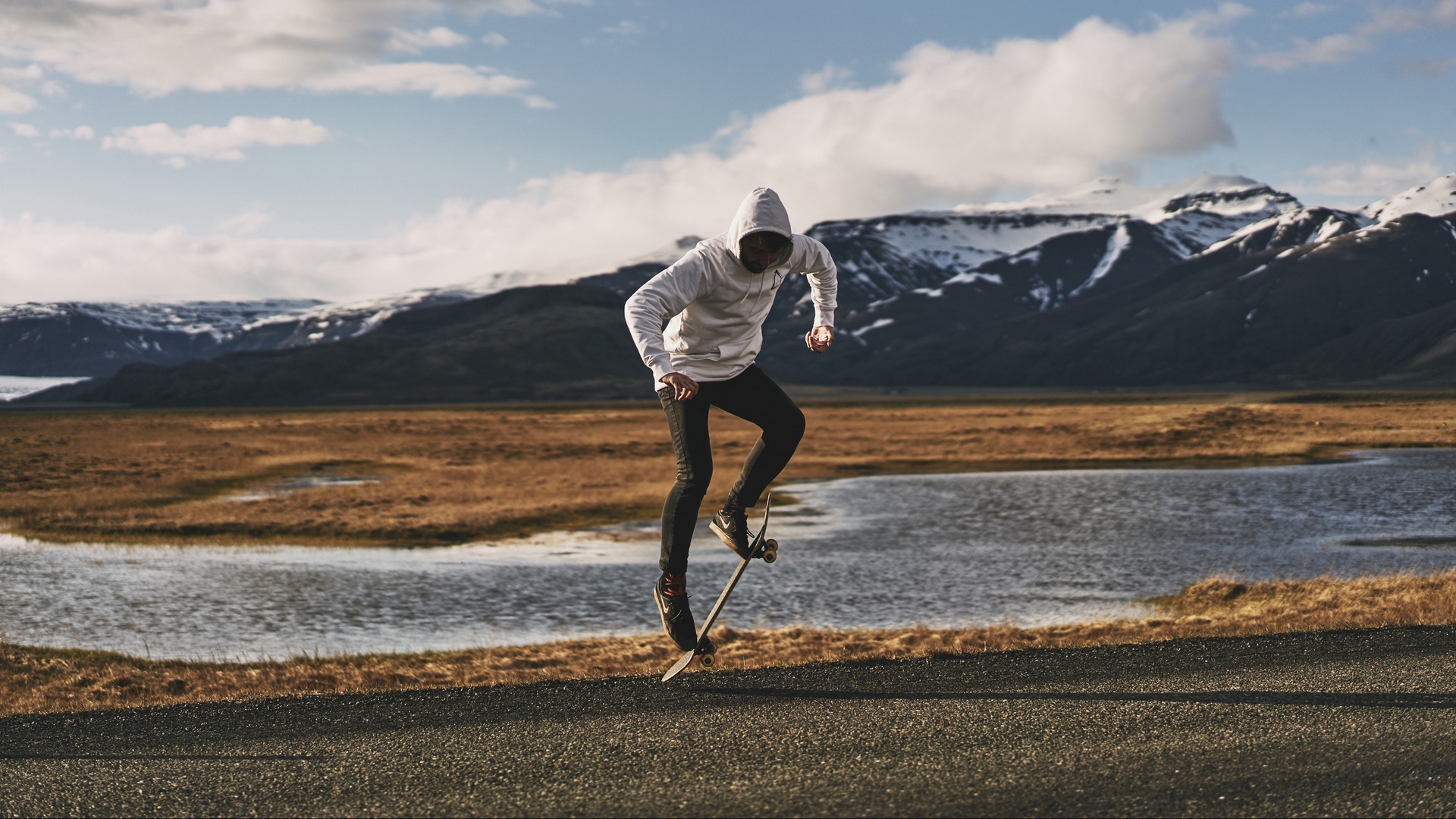 Wallpaper Skateboarder, Skate, Jump, Trick, Skateboard, - Skateboarding - HD Wallpaper 