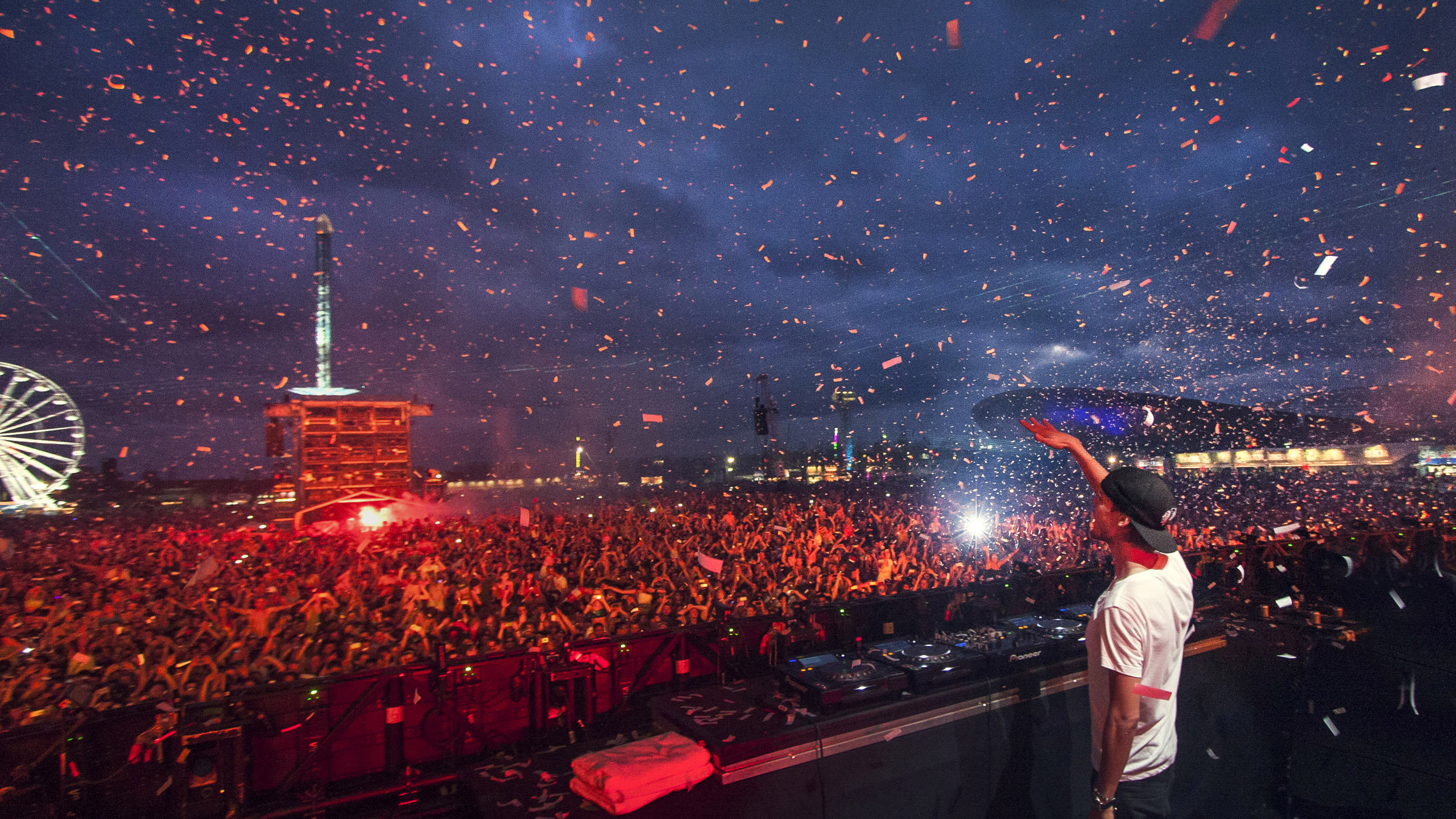 Â« 
 Data-src /w/full/1/7/d/338927 - Avicii Wallpaper Concert - HD Wallpaper 