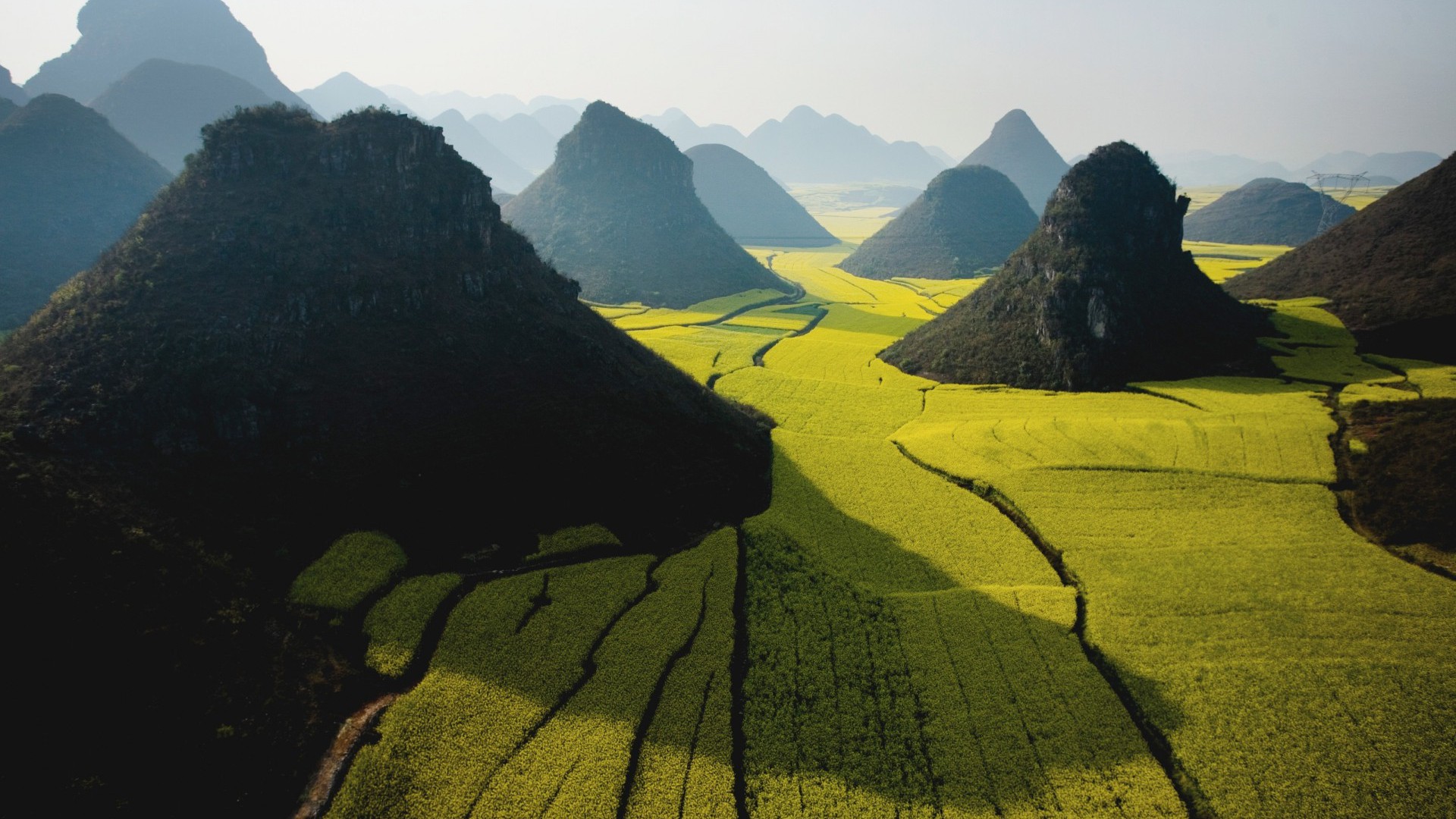 Mountains Nature China National Geographic Yunnan Farmland - Apple Tv National Geographic Screensavers - HD Wallpaper 