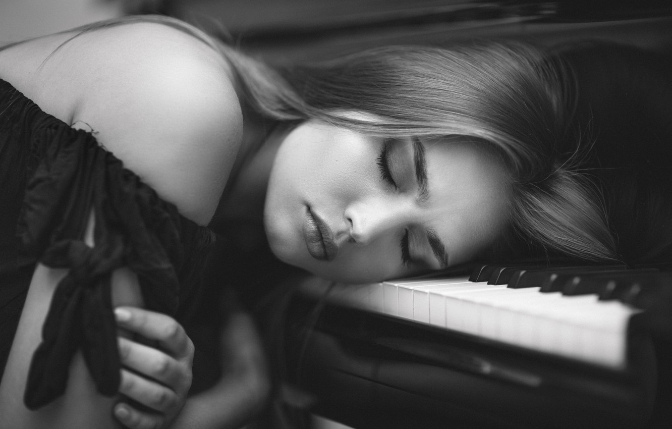 Photo Wallpaper Girl, Keys, Piano, Tired, Black And - Girl With Black Piano - HD Wallpaper 