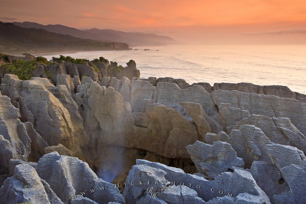 Paparoa National Park Pancake Rocks New Zealand - Pancake Rocks - HD Wallpaper 