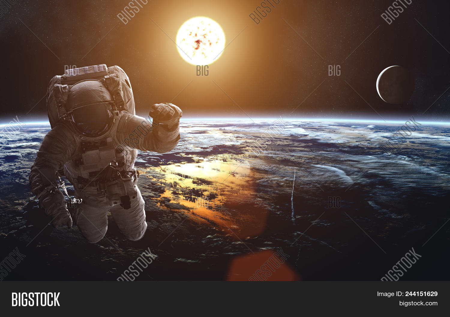 Earth And Moon Wallpaper - HD Wallpaper 