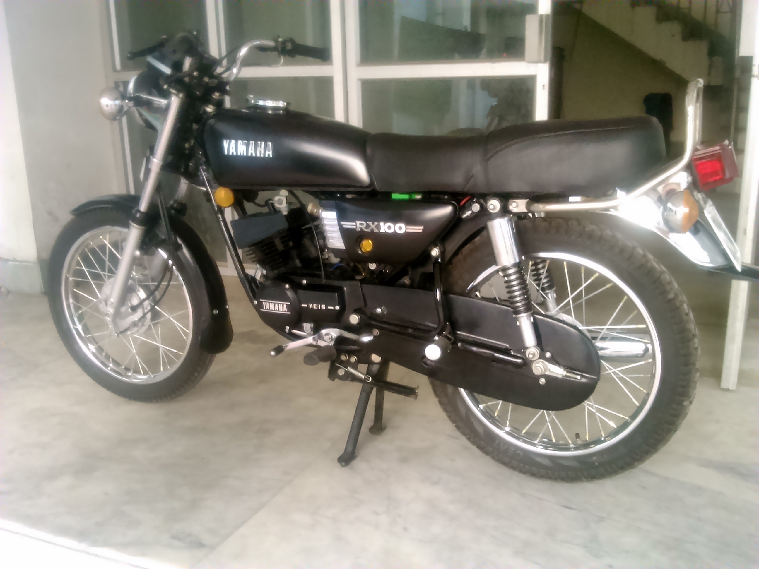 Moped - HD Wallpaper 