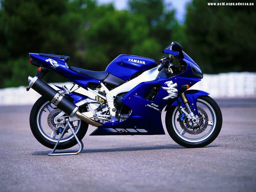 Yamaha R1 1998 - HD Wallpaper 