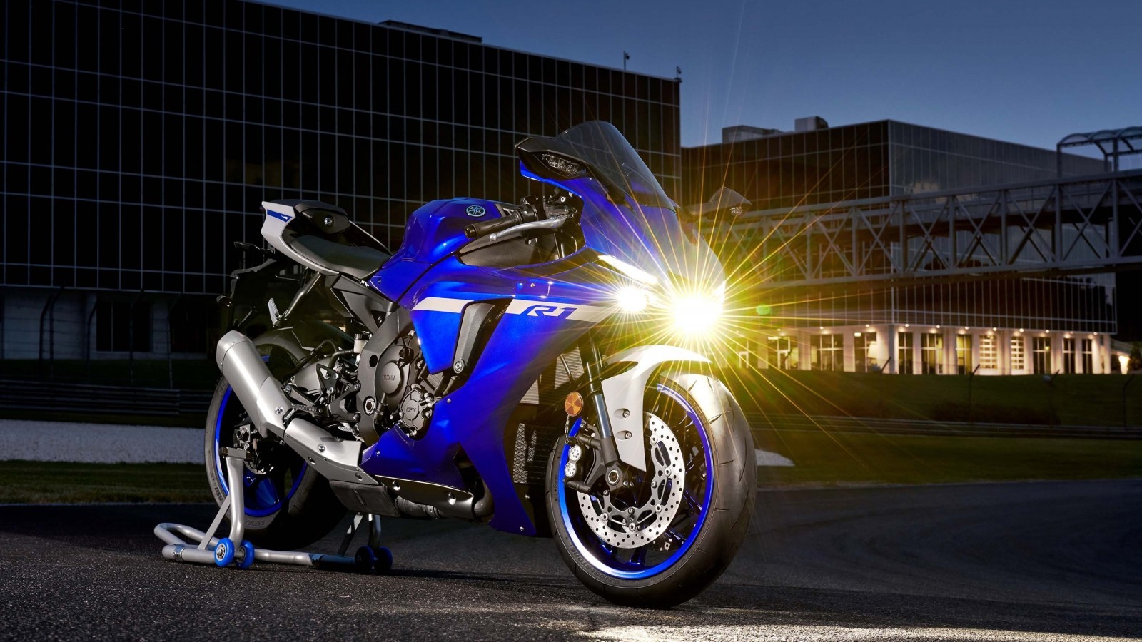 Yamaha Yzf-r1, Blue, Lights, Sport Motorcycle - Yamaha R1 - HD Wallpaper 