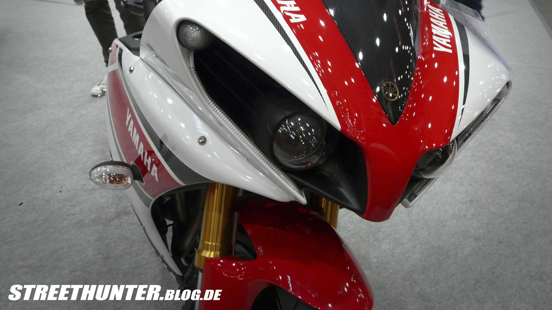 Download 1080p Yamaha R1 Computer Background Id - Indoflyer - HD Wallpaper 