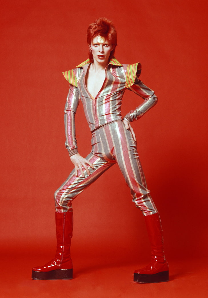 Woman In White Dress Figurine, David Bowie, Musician, - Fashion David Bowie 80's - HD Wallpaper 