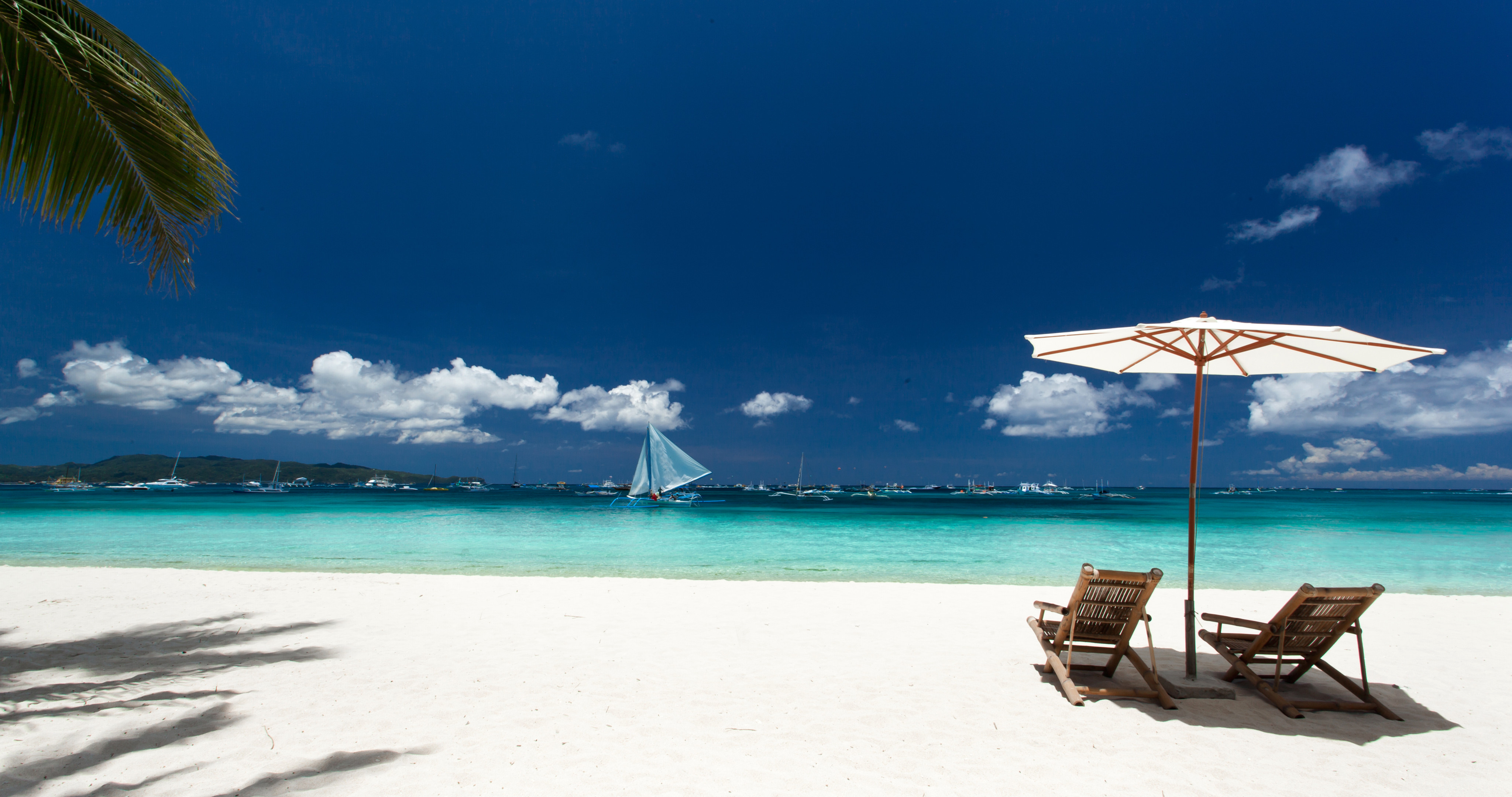 4k Summer Wallpaper - Beach Chairs In The Bahamas - HD Wallpaper 