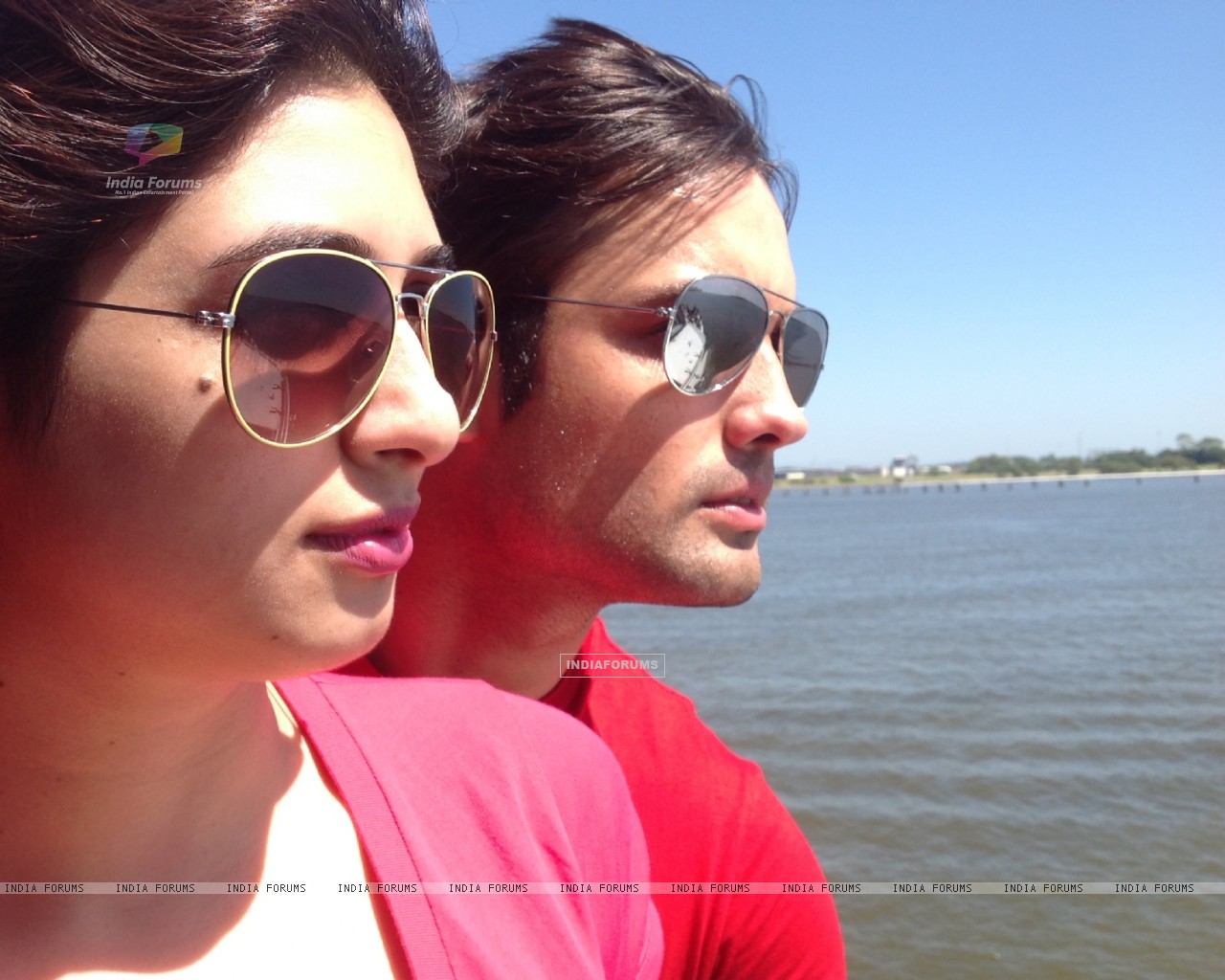 Vahbiz Dorabjee Ve Vivian Dsena - HD Wallpaper 