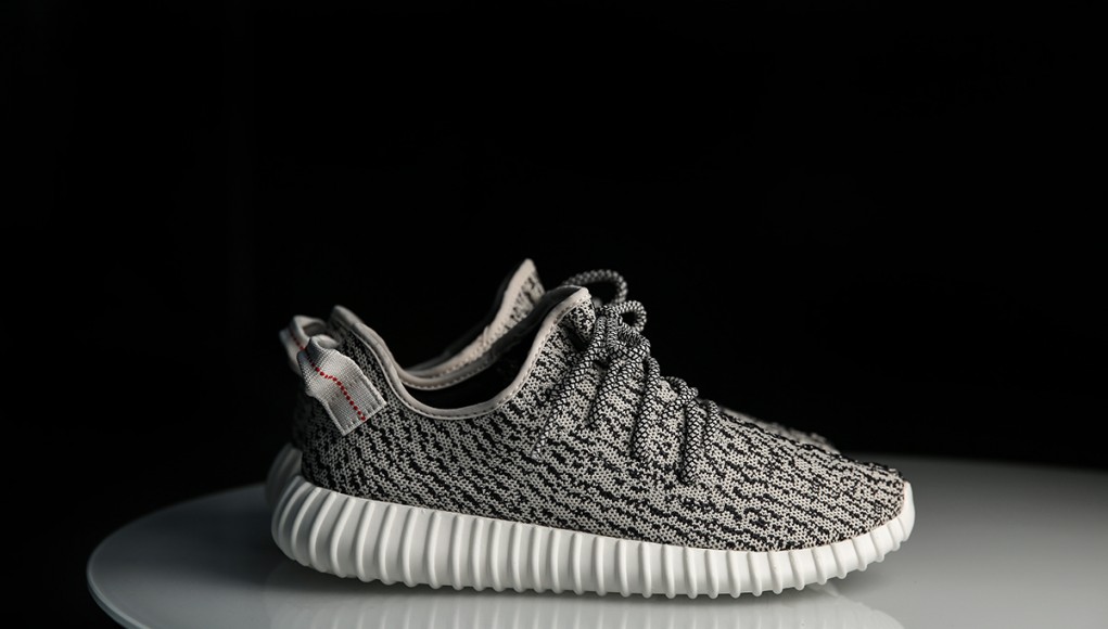 Yeezy Boost Wallpaper - Fake Adidas Yeezy China - HD Wallpaper 