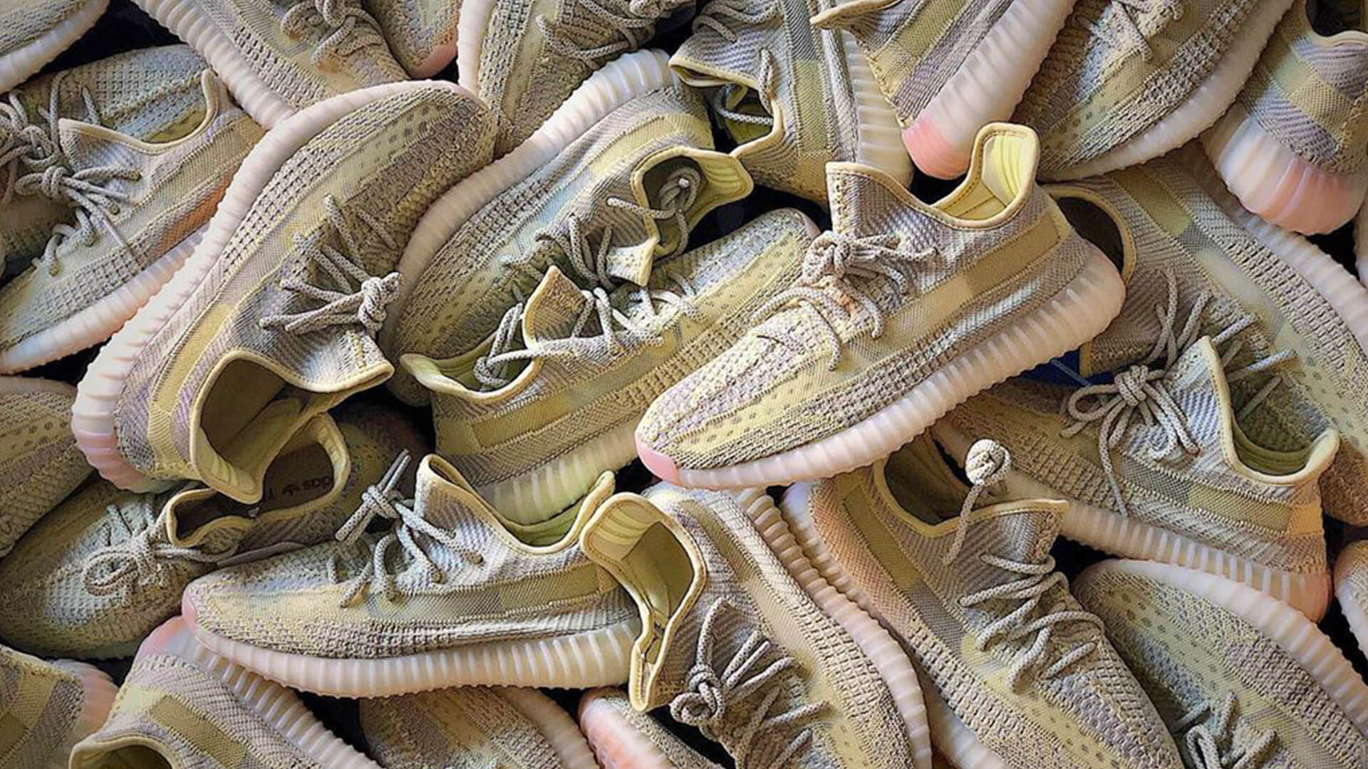 Yeezy 350 V2 2020 - HD Wallpaper 