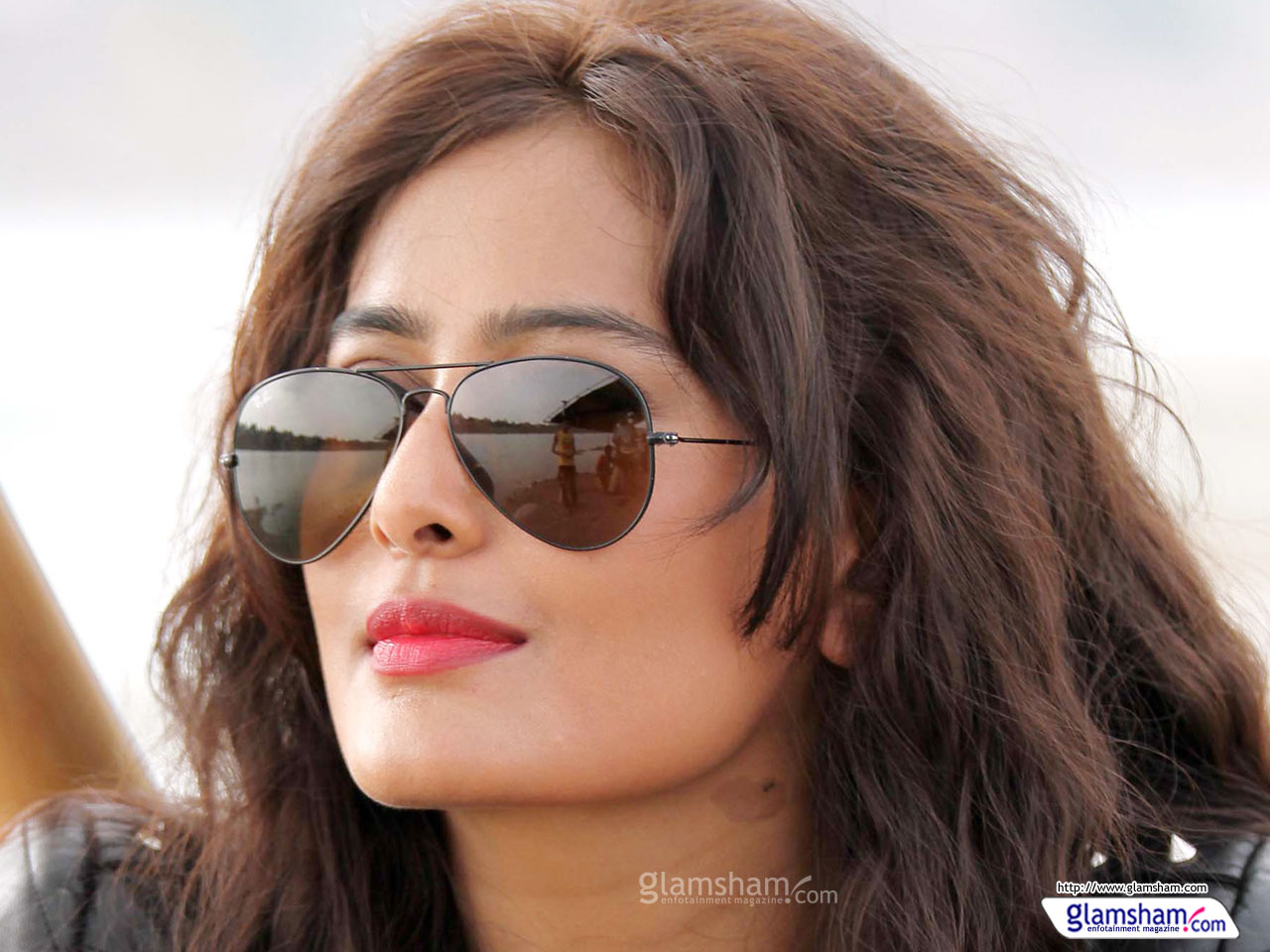 Nidhi Subbaiah Age - HD Wallpaper 