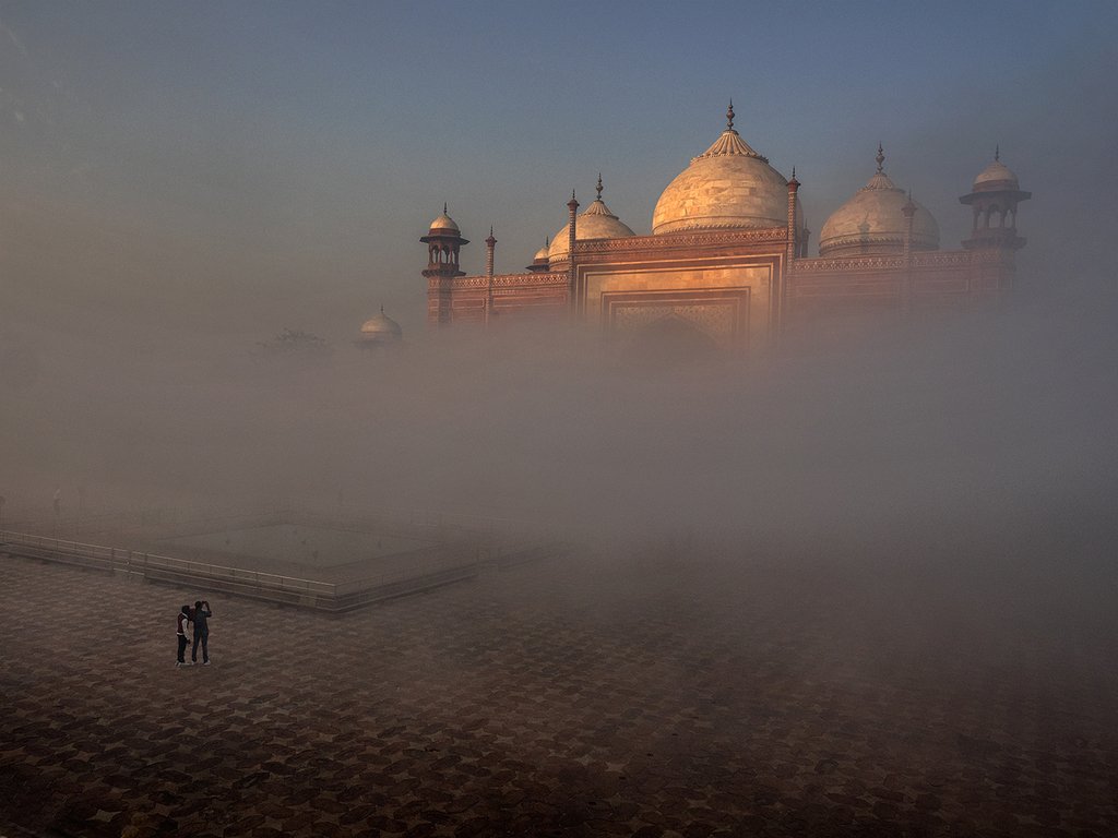 Side Mosque Of Taj Mahal, Jay Dickman Self Portrait, - Best Mosque Photos Nat Geo - HD Wallpaper 