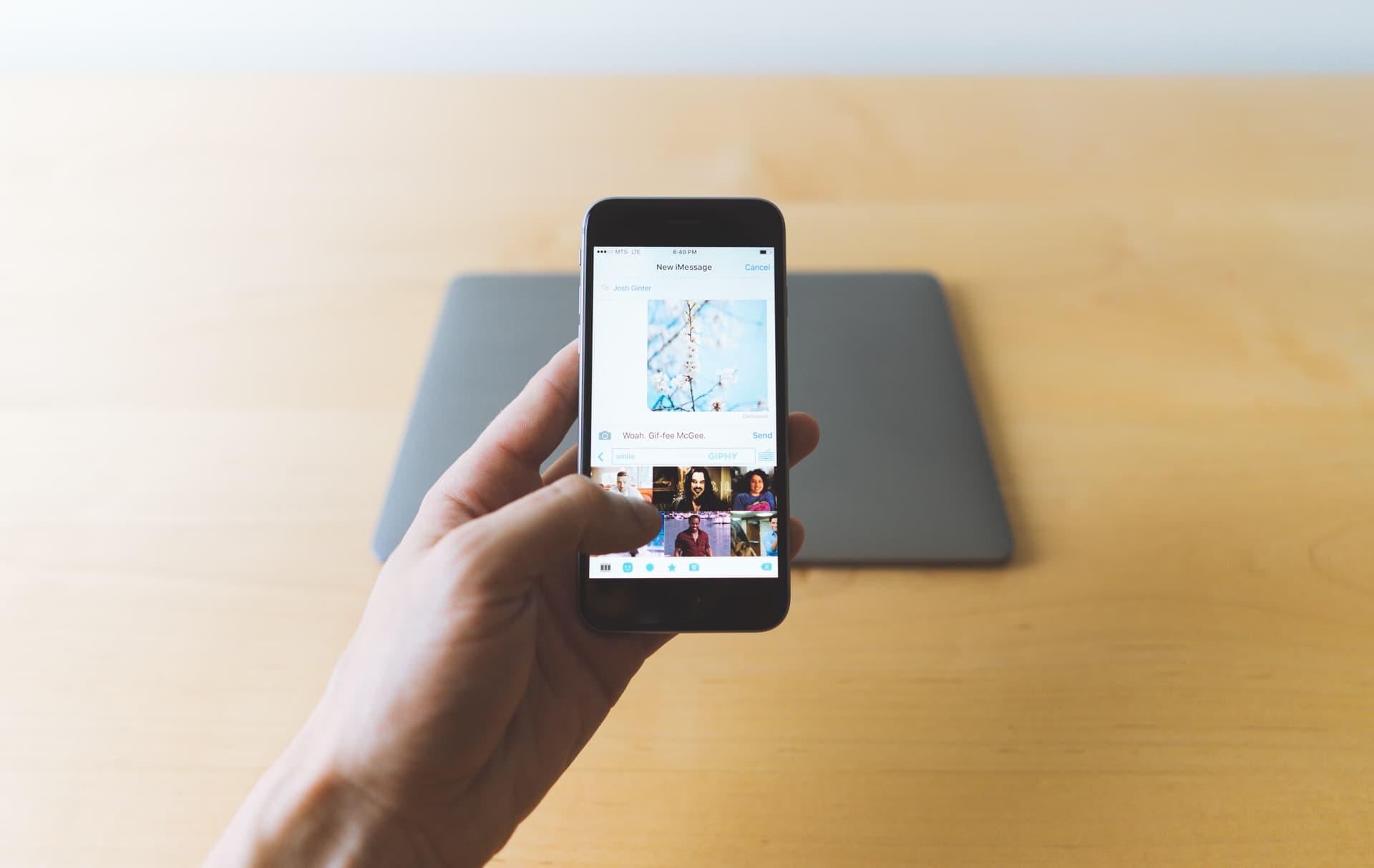 Como Usar Um Gif Como Papel De Parede - Gif Using Iphone - HD Wallpaper 