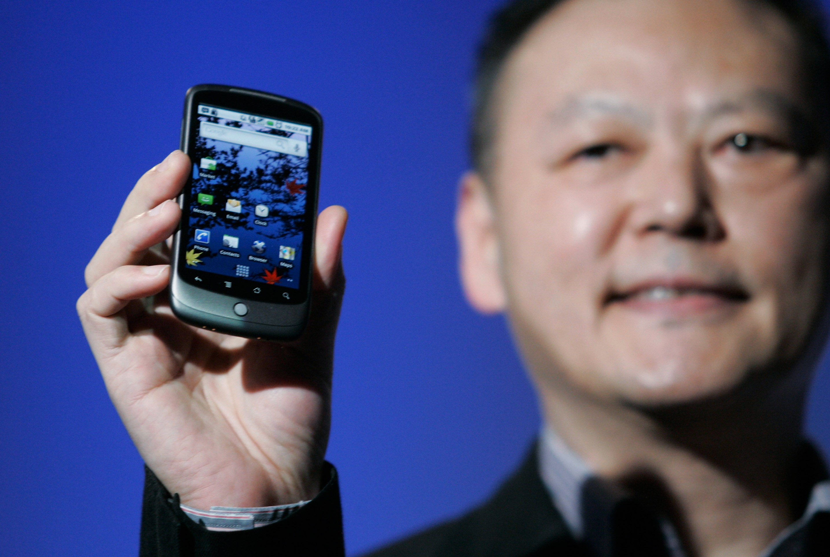 El Google Nexus One Fue El Primer Teléfono Adroid Que - Peter Chou Htc Dream - HD Wallpaper 