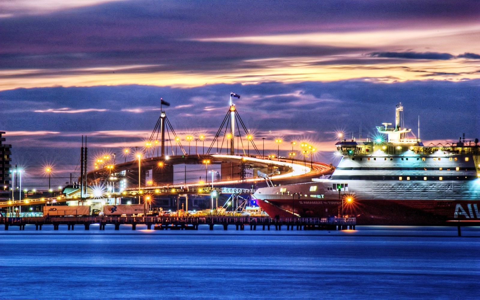 Beautiful Bridge Live Wallpaper - Cruiseferry - HD Wallpaper 