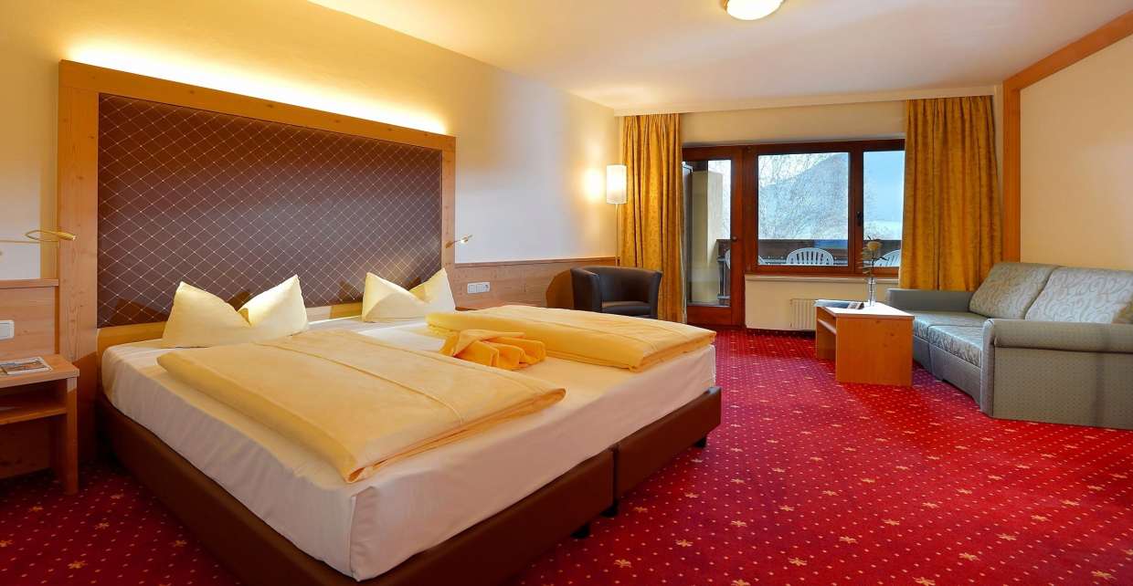 Accent Wall - HD Wallpaper 