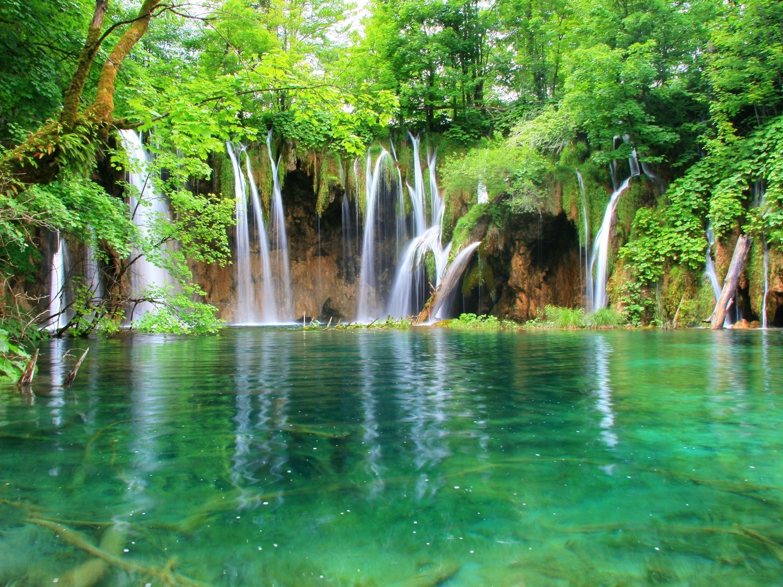 Wallpapers And Desktop Backgrounds - Waterfall Wallpaper Hd - HD Wallpaper 