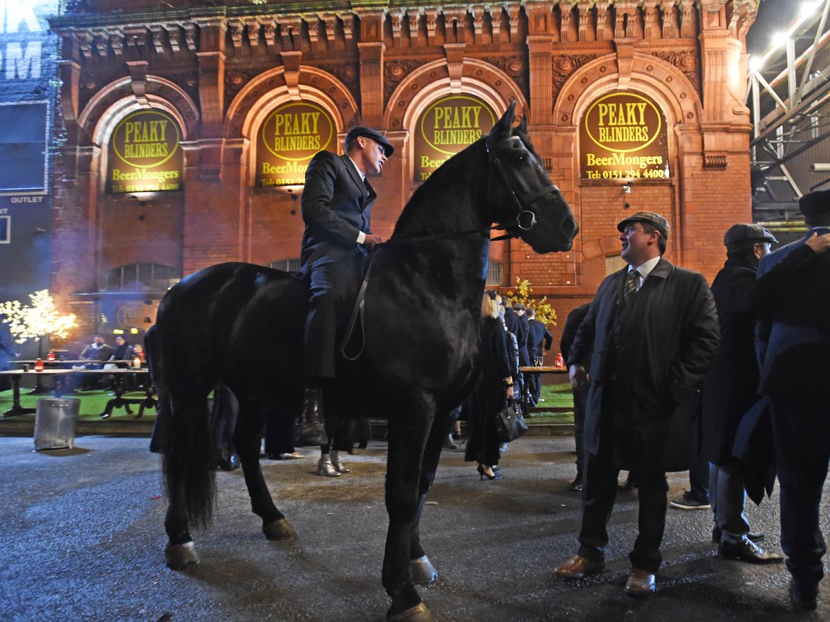 Black Horse In Peaky Blinders - HD Wallpaper 