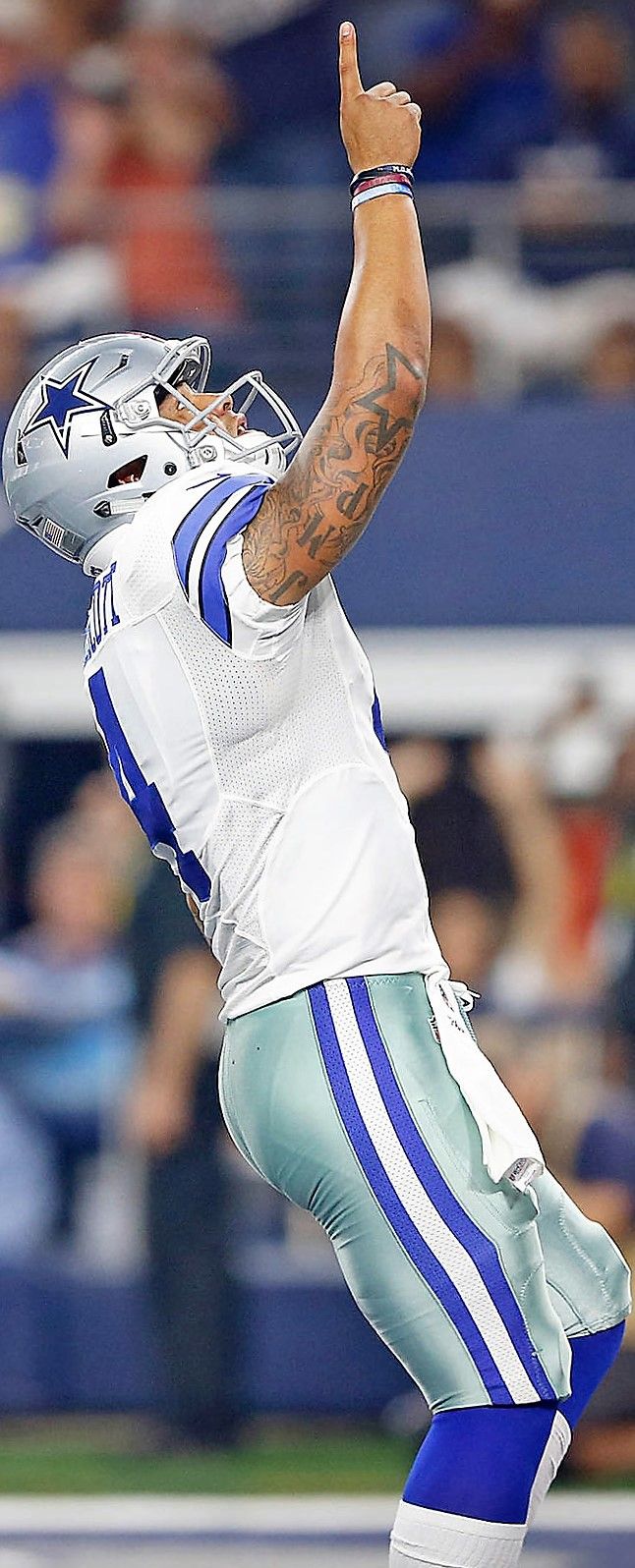 Dak Prescott Pointing Up - HD Wallpaper 