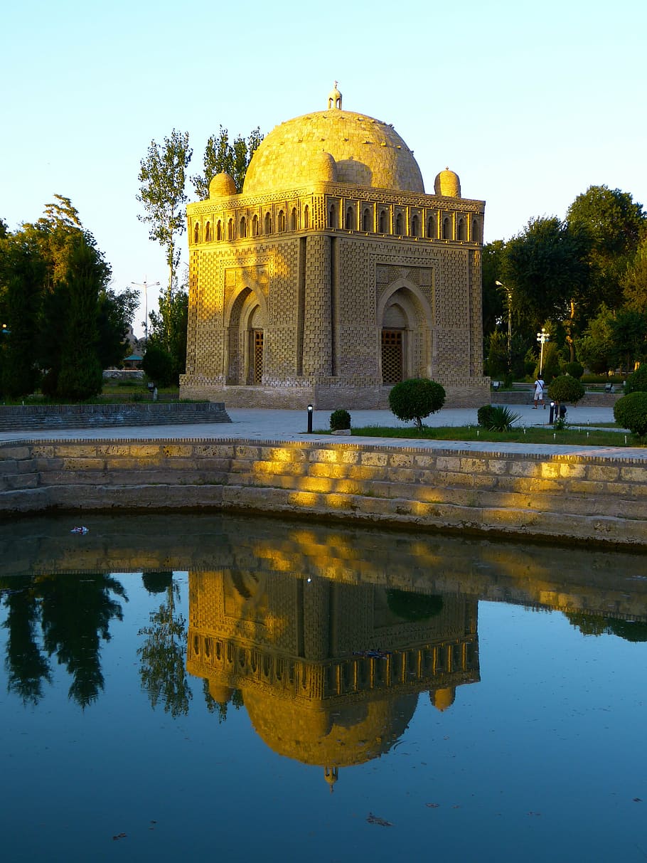 Samanid Mausoleum, Tomb, Water, Mirroring, Ismail Samanis, - Hd Old Building Reflection I Water - HD Wallpaper 