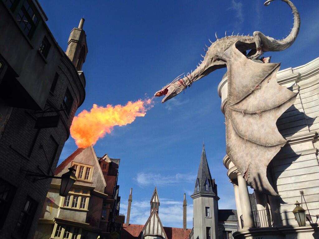 Universal Studios Diagon Alley Dragon Fire - HD Wallpaper 