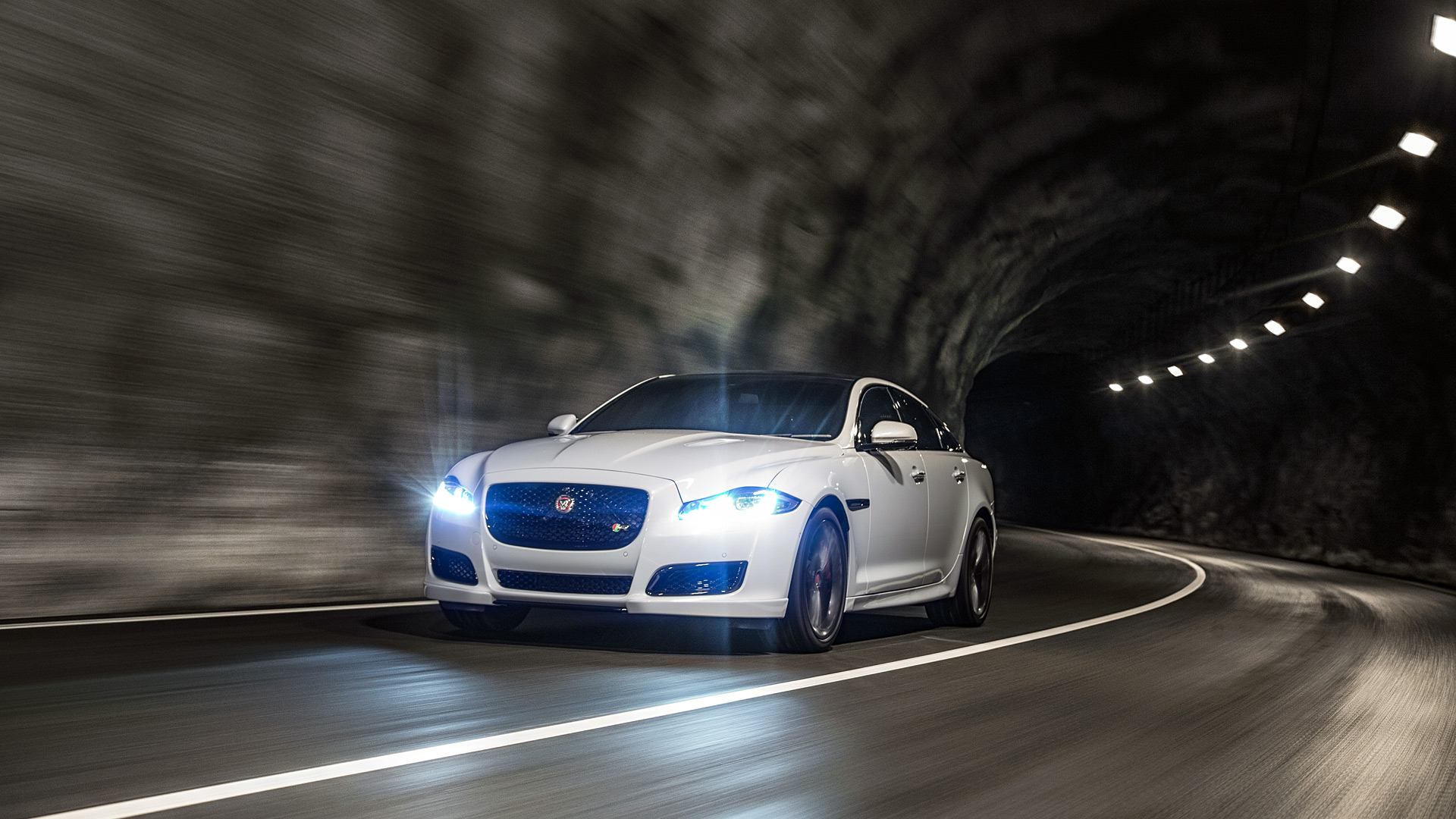 Luxury Jaguar Car - HD Wallpaper 