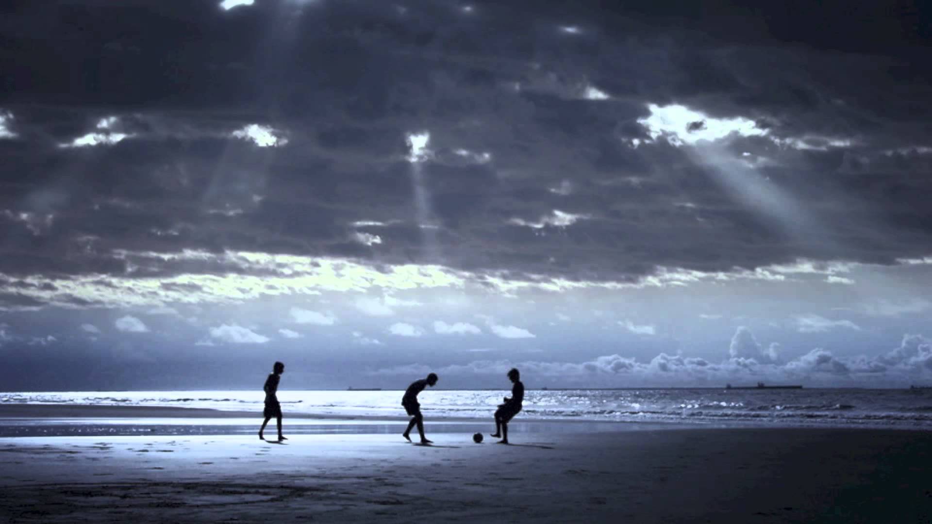 Soccer Black And White - HD Wallpaper 