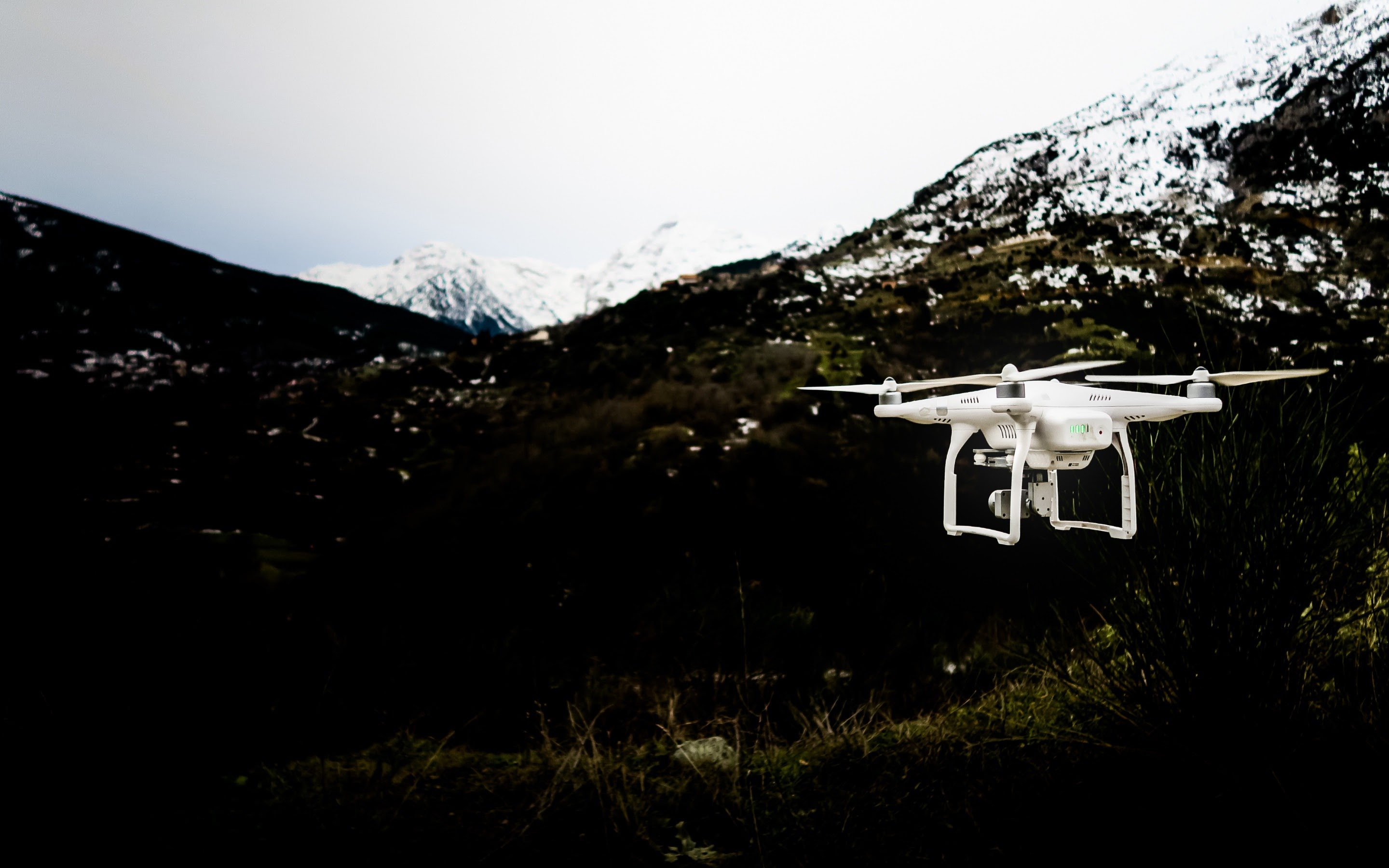 Dji Phantom Drone Wallpaper - Dji - HD Wallpaper 