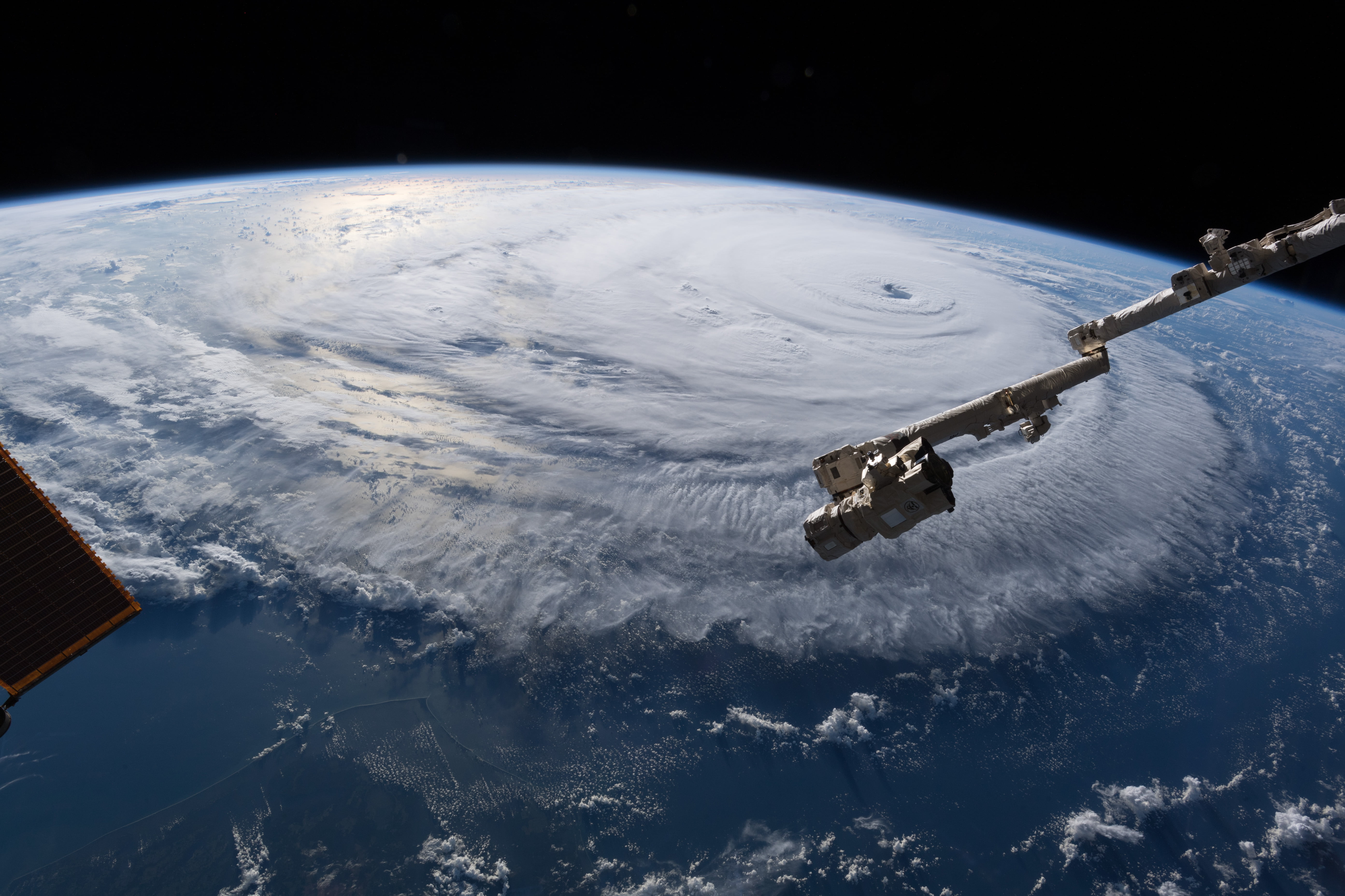 Hurricane Florence From Iss - HD Wallpaper 