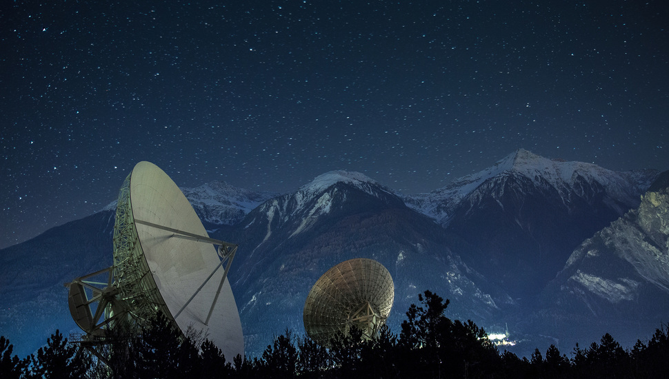 Satellite Dish, Night, Didier Dumoulin Photography, - Satellite Dish - HD Wallpaper 