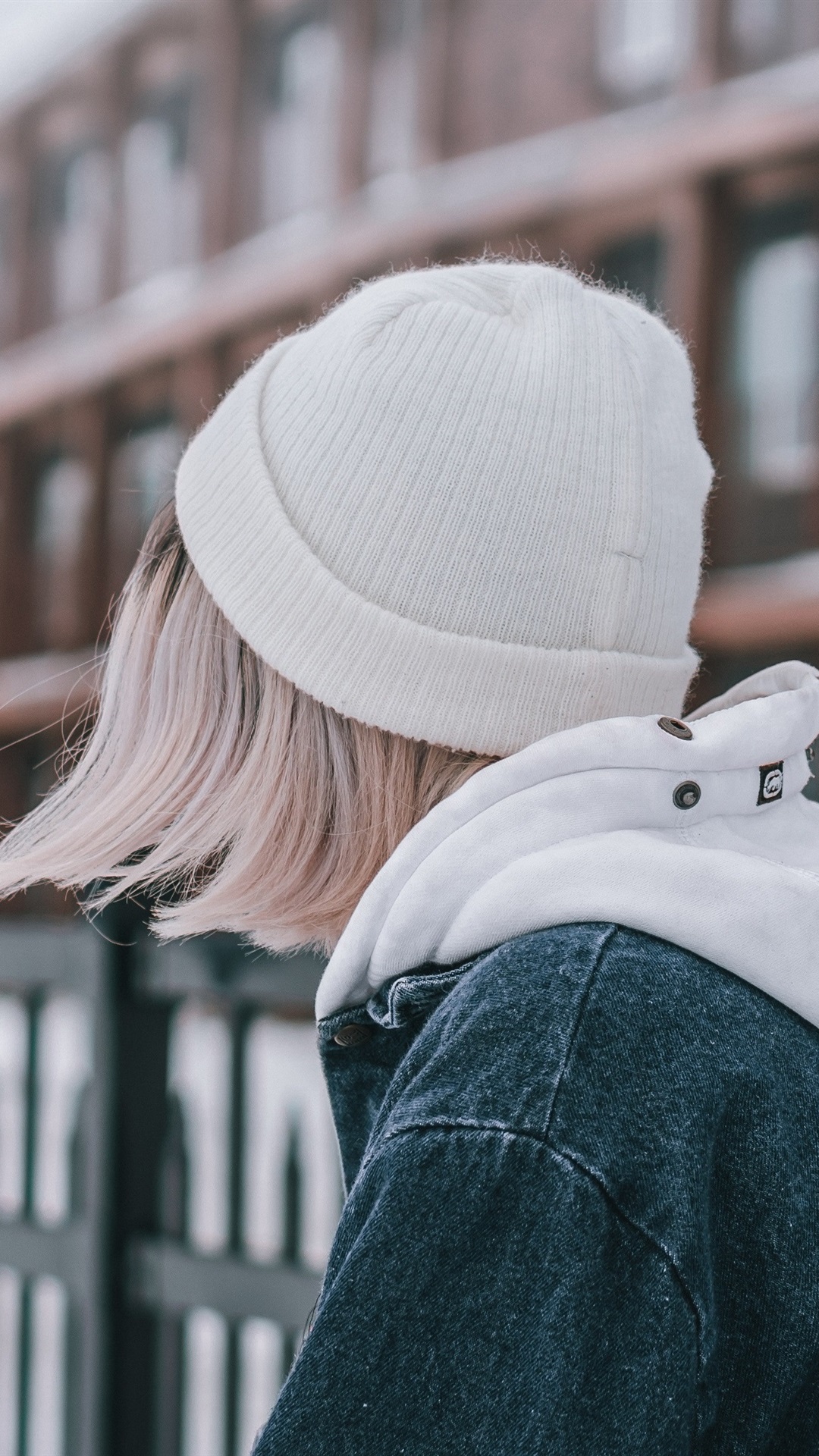 Iphone Wallpaper Short Hair Girl Back View, Hat, Coat, - Girl Short Hair With Cap - HD Wallpaper 