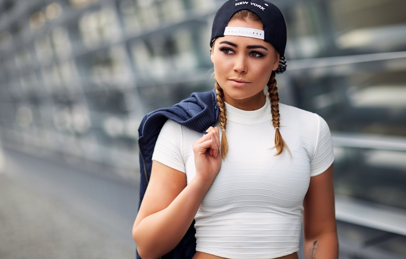 Photo Wallpaper Girl, Sexy, T-shirt, Braids, Baseball - Sexy T Shirt Girl - HD Wallpaper 