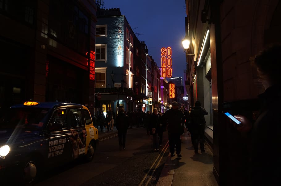 Londres, London, Soho, Neon, Red Light, Phone, Mobile, - Night - HD Wallpaper 