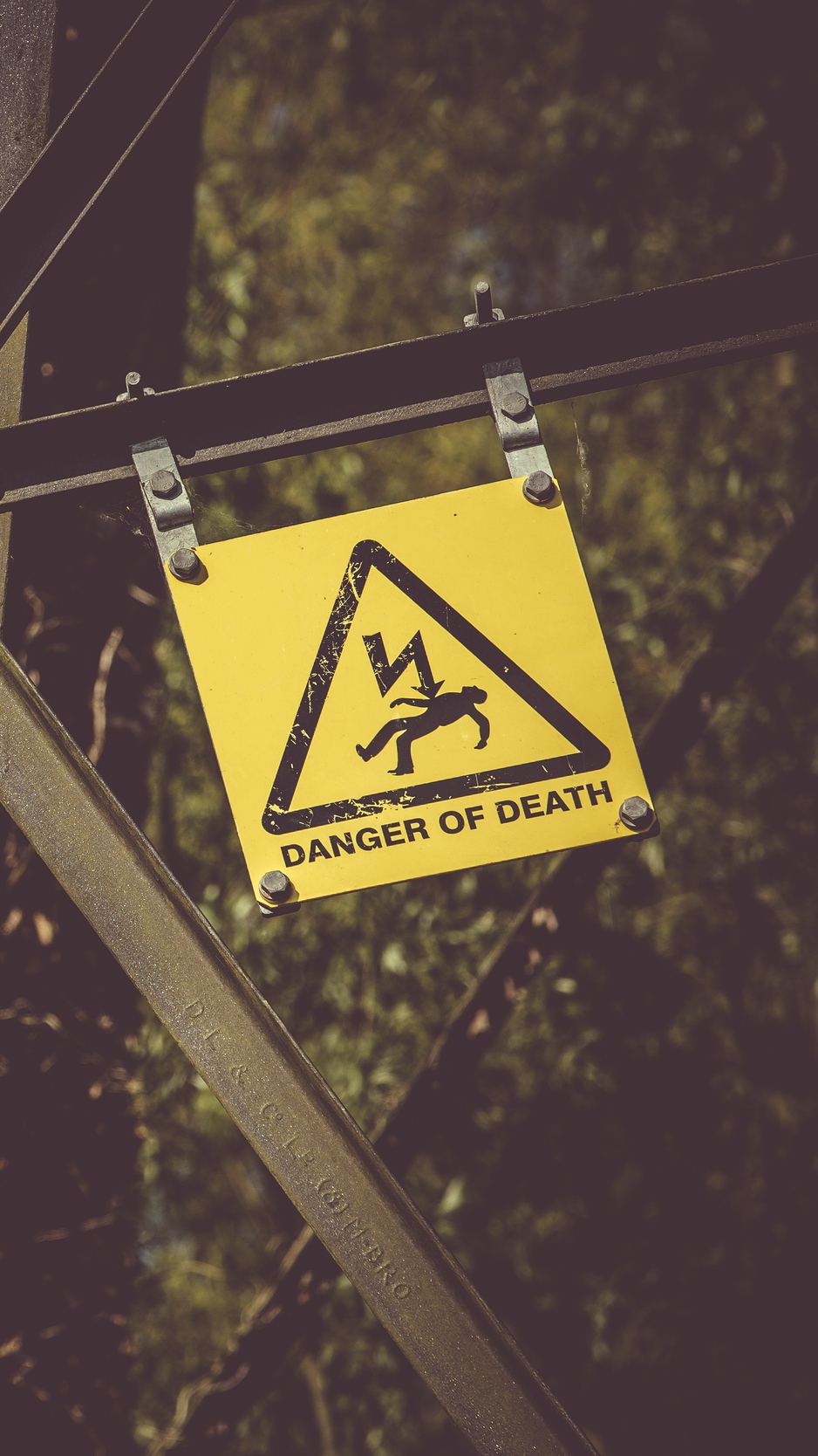 Wallpaper Sign, Danger, Pylon, Frame - Danger Of Death Sign - HD Wallpaper 