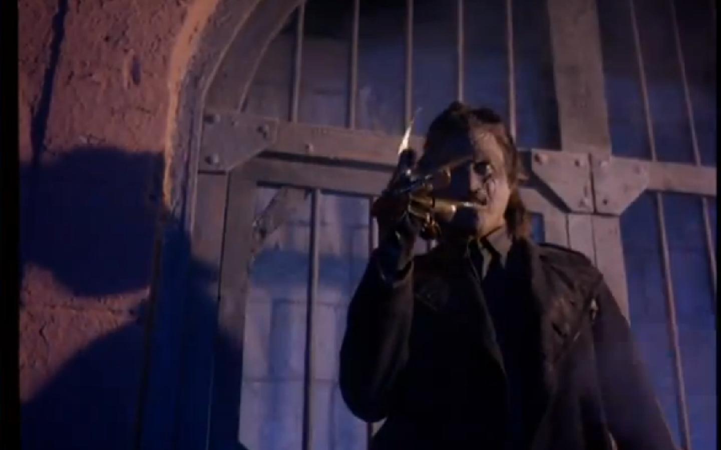 Posted By Chris Hewson At - Gas Mask - HD Wallpaper 