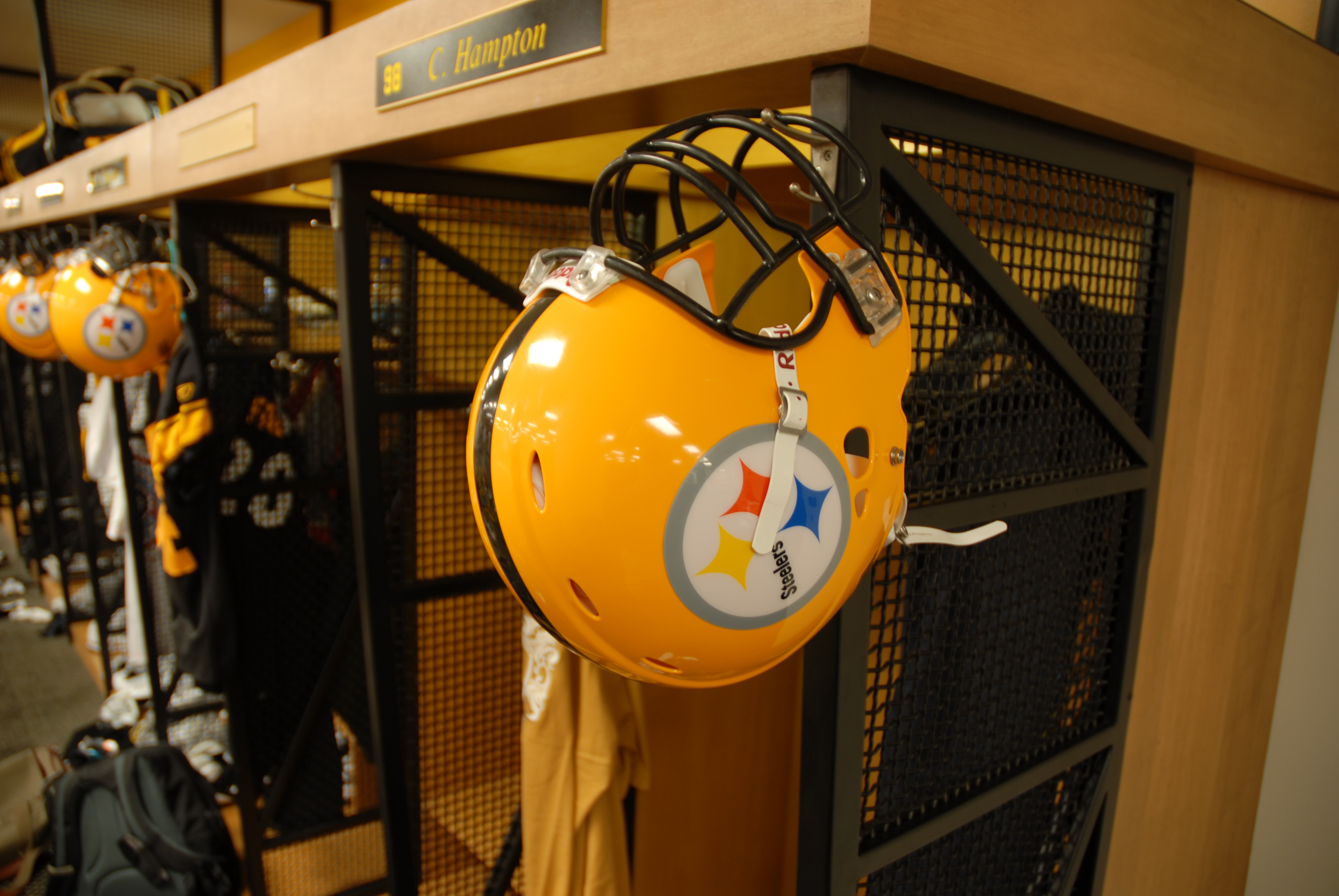 Pittsburgh Steelers Throwback Helmet - Pittsburgh Steelers - HD Wallpaper 