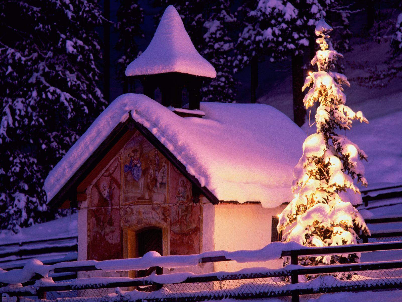 Snowy Church Scenes At Christmas - HD Wallpaper 