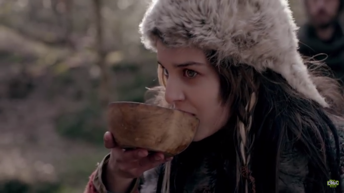 Louisa Connolly Burnham Desktop Wallpapers - Fur Clothing - HD Wallpaper 