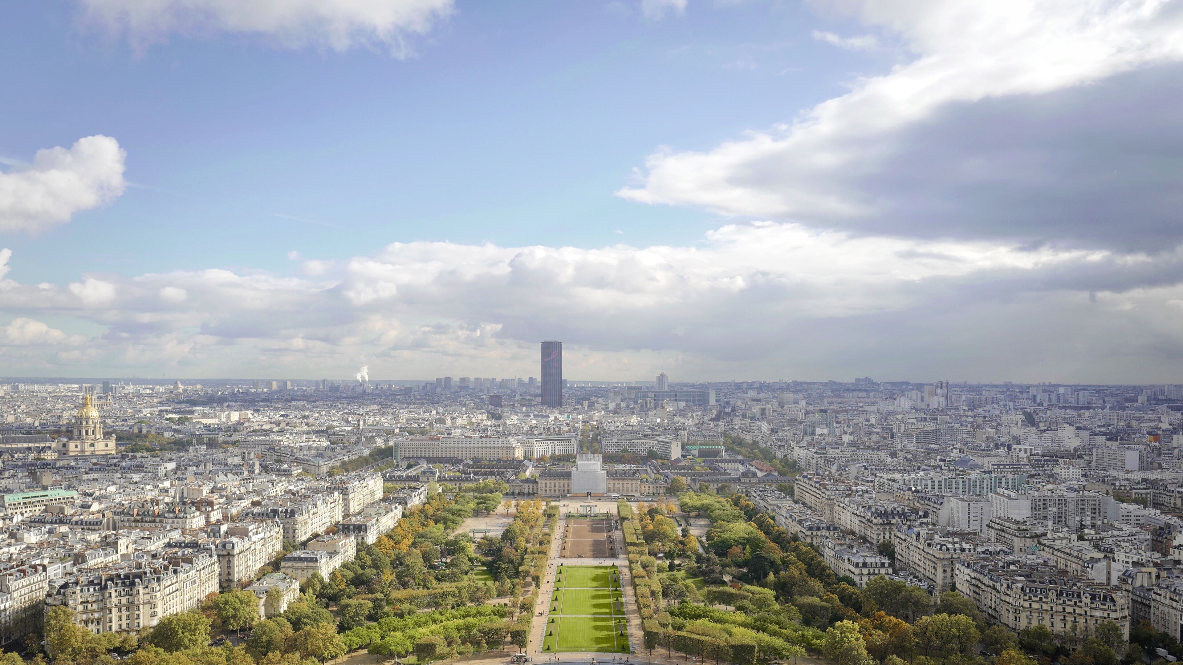 View Of Paris From The Eiffel Tower Wallpaper - Paris Areas Verdes - HD Wallpaper 