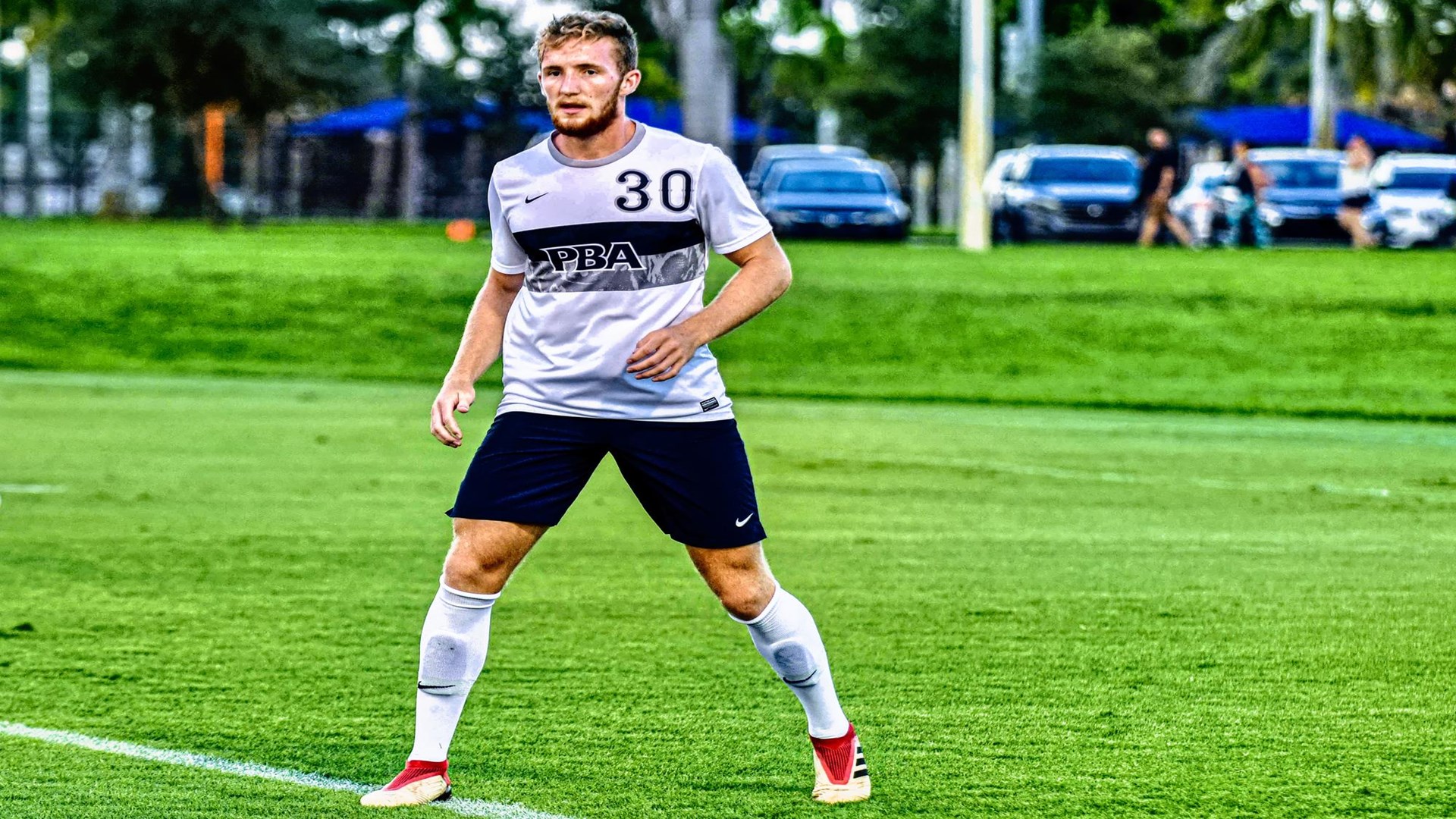 Kick Up A Soccer Ball - HD Wallpaper 