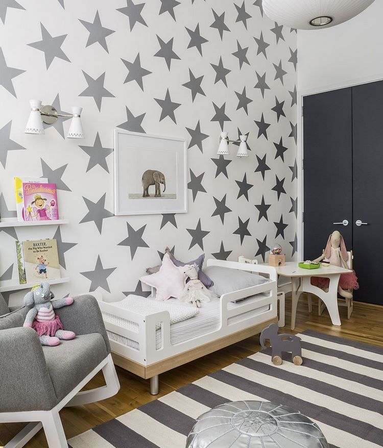 Grey And White Nursery Room Design With Striped Area - Star Wallpaper Baby Nursery - HD Wallpaper 