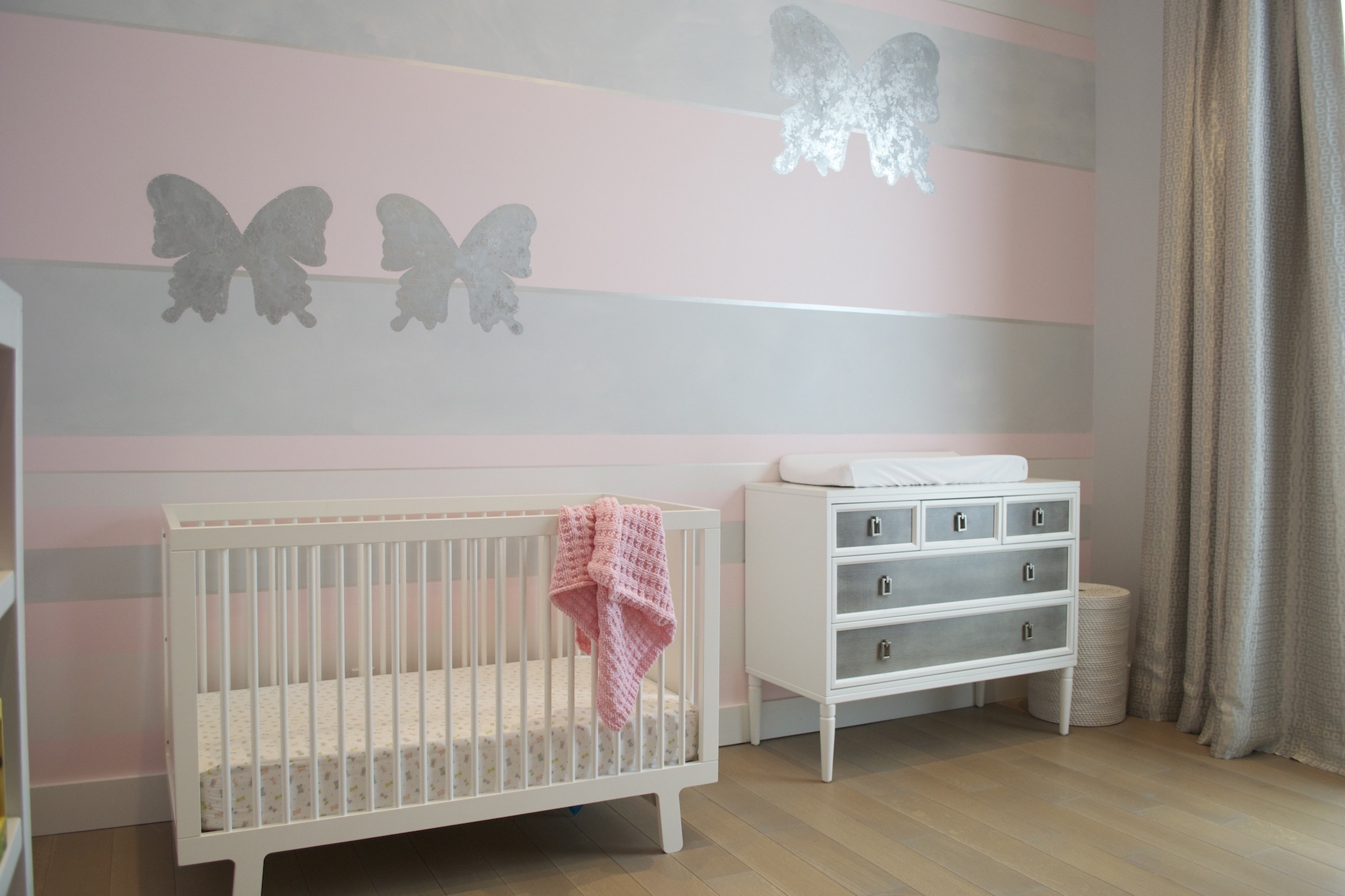 Amazing Pink And Grey Nursery Decoration Design Reveal - Grey And Pink Baby Bedroom - HD Wallpaper 