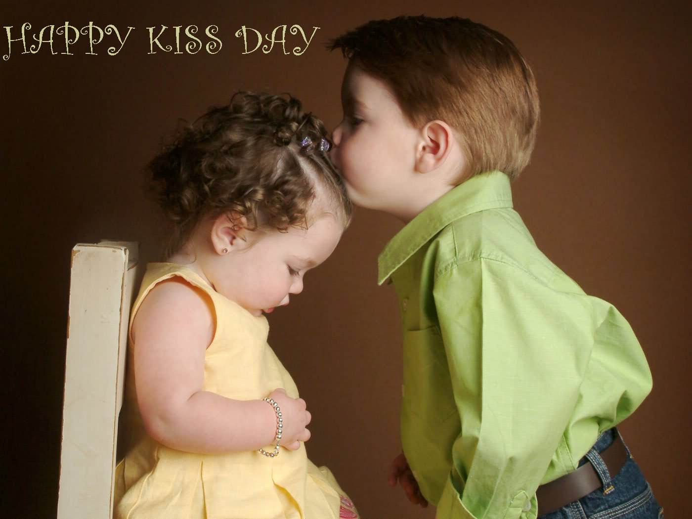 Happy Kiss Day Cute Little Boy Kissing On Girls Forehead - Happy Kiss Day For Friends - HD Wallpaper 