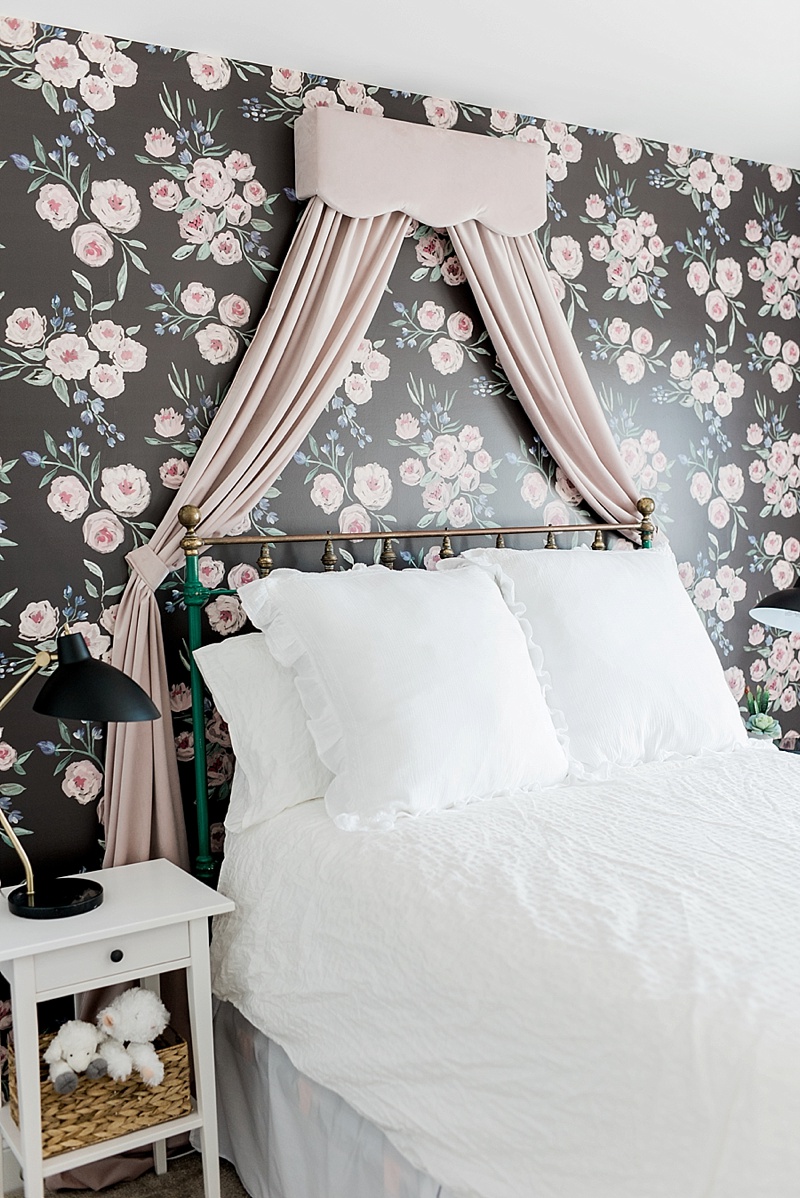 Pink Velvet Valence And Draping On Floral Wall Paper - Floral Wallpaper In Girls Room - HD Wallpaper 