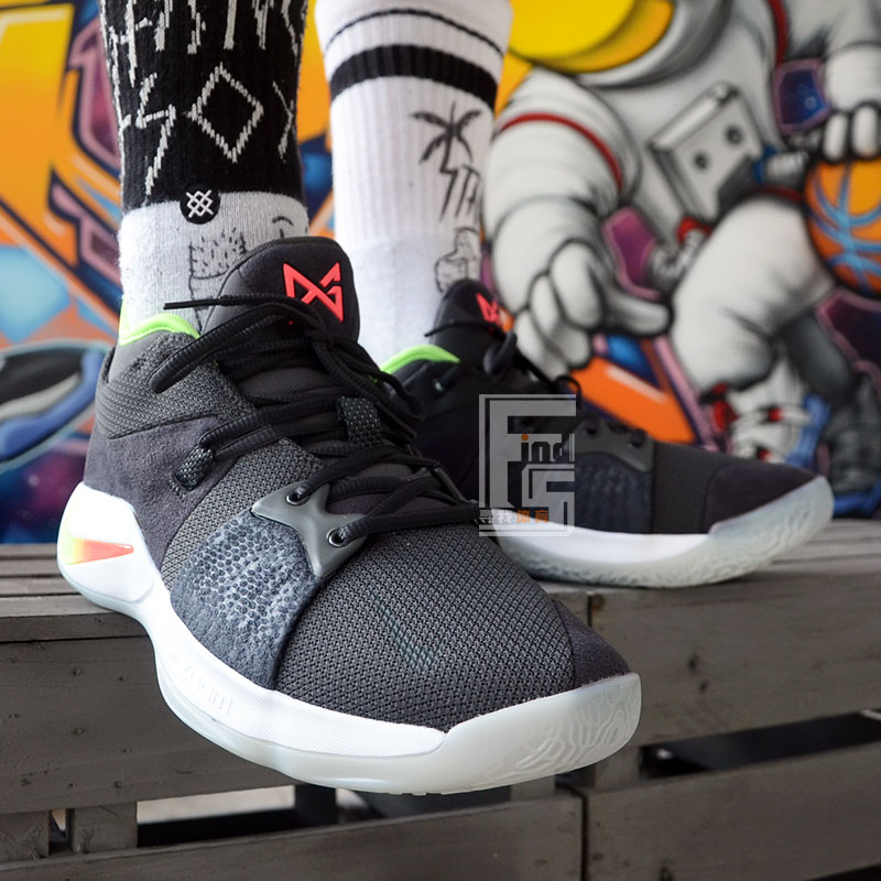 Sneakers - HD Wallpaper 