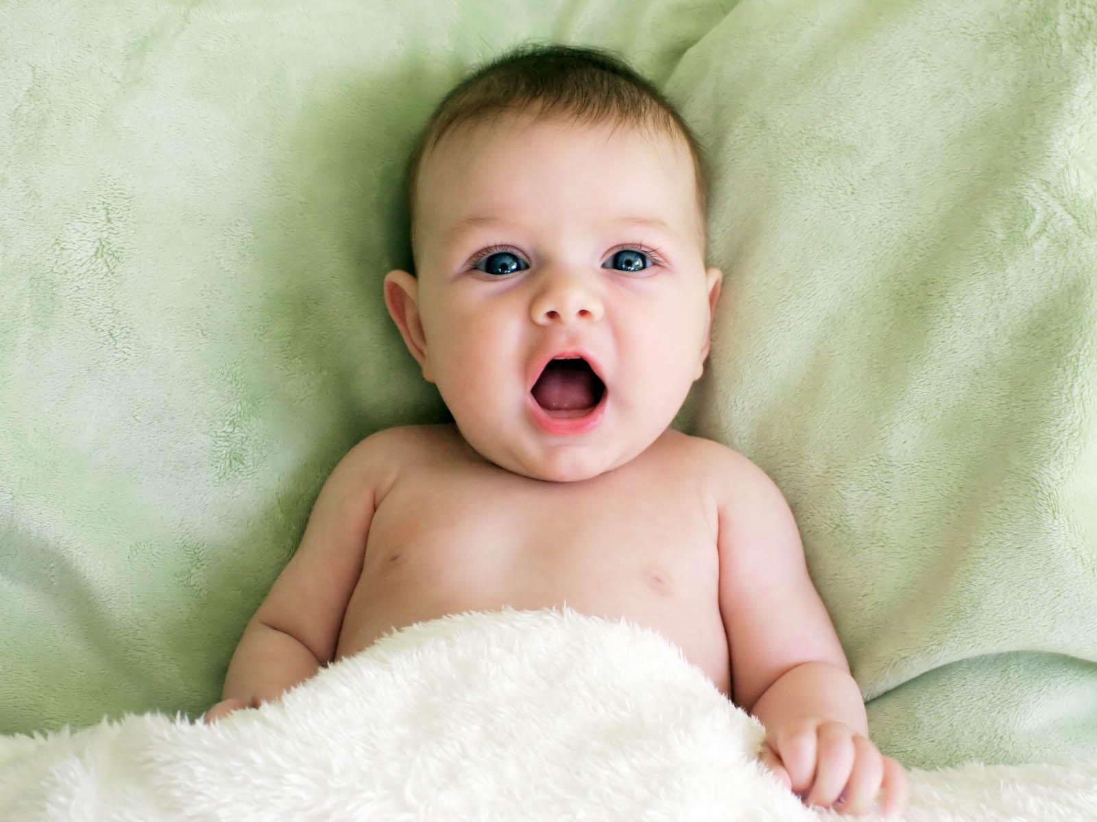 Cute Baby Wake Up - HD Wallpaper 