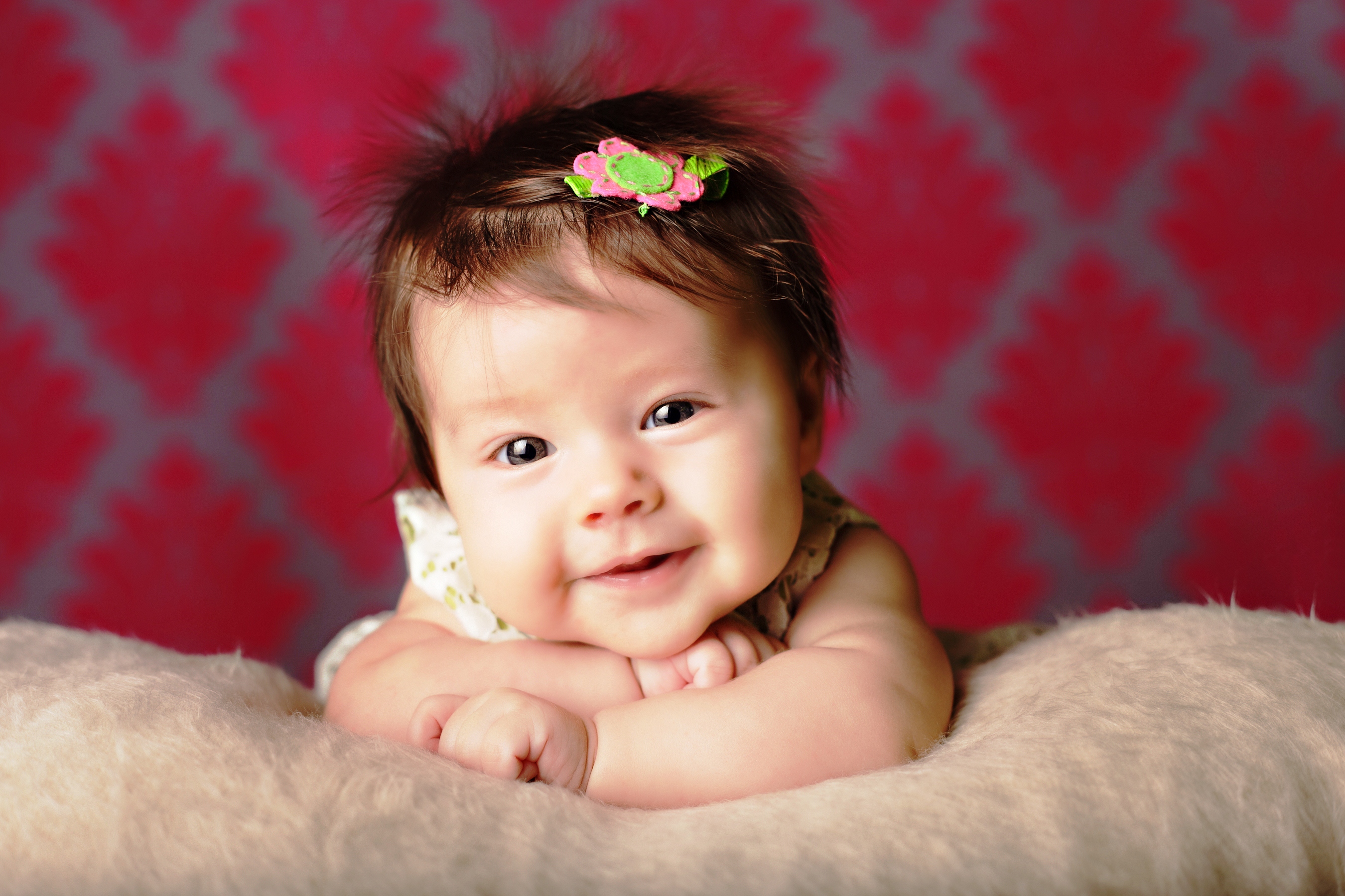 Small Cute Girl Baby - HD Wallpaper 