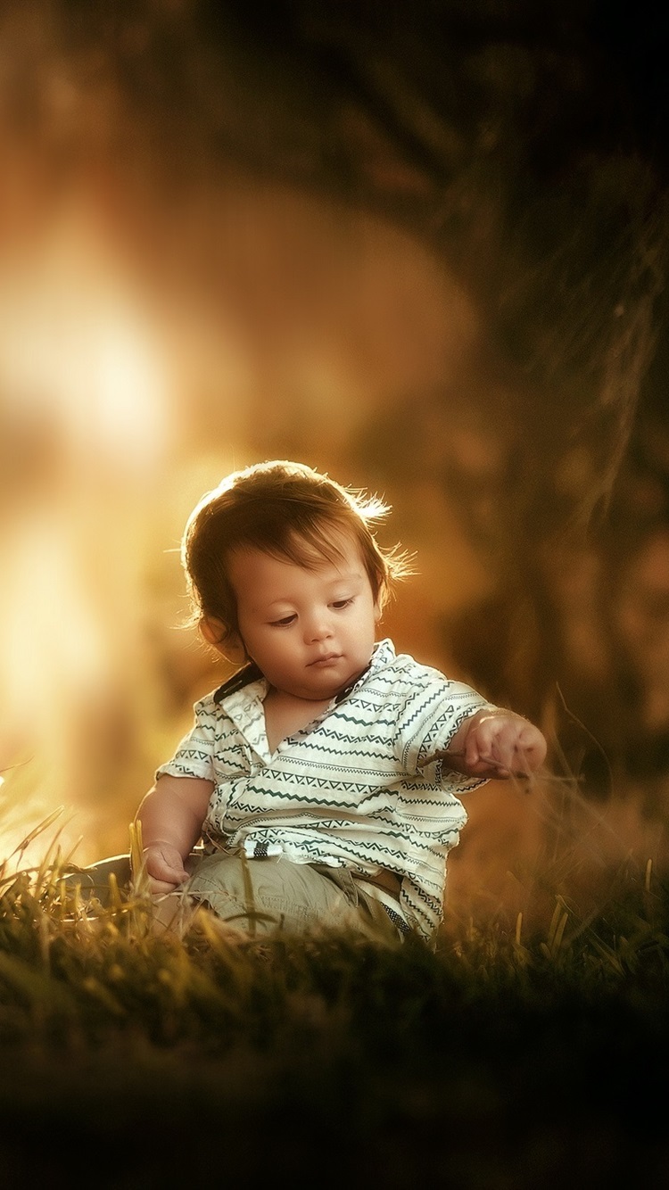 Iphone Cute Baby Boy - 750x1334 Wallpaper 