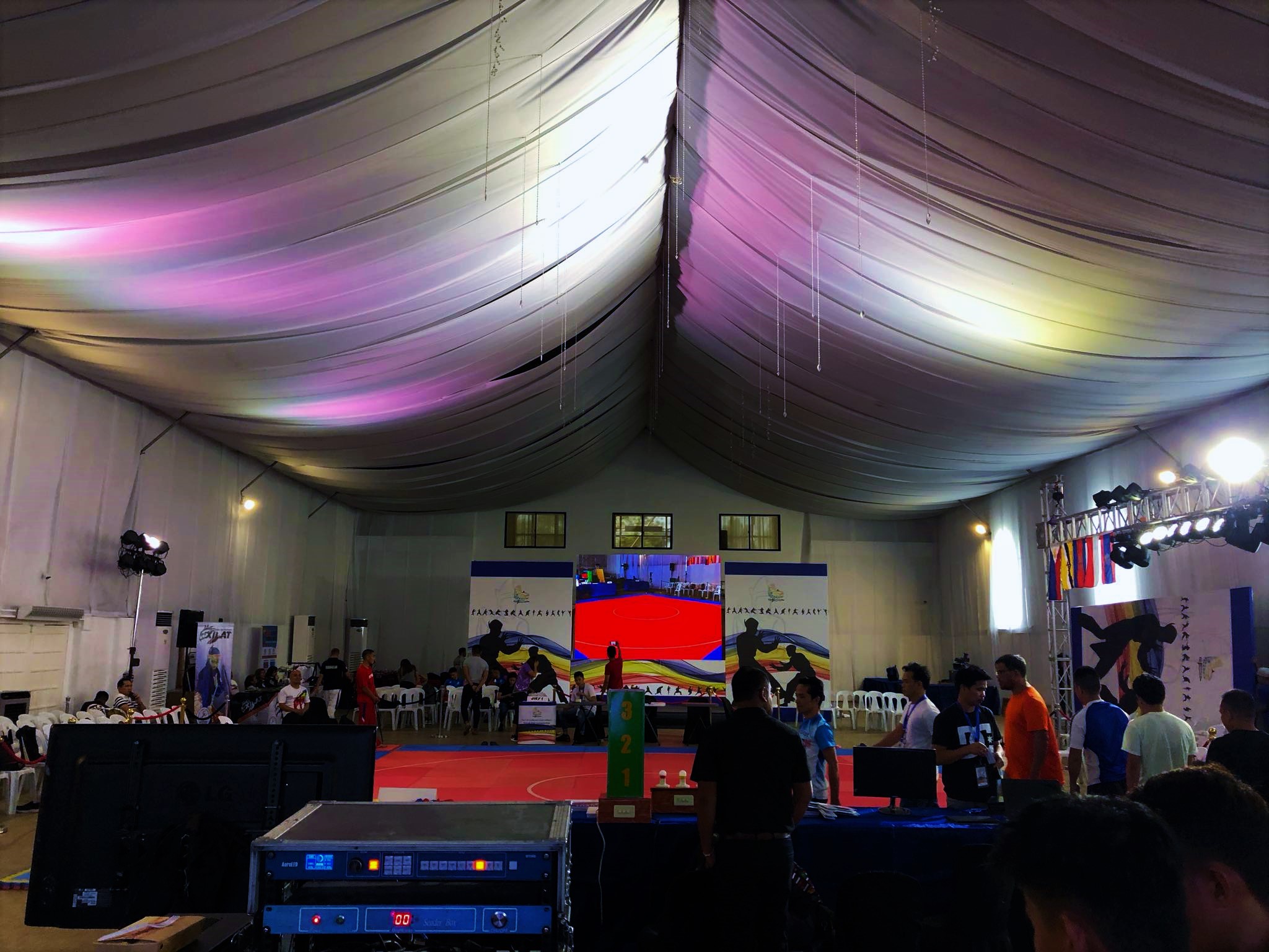 Convention - HD Wallpaper 